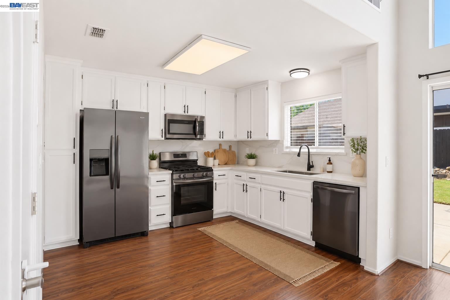419 Pioneer Ave, Manteca CA 95336 — photo 5