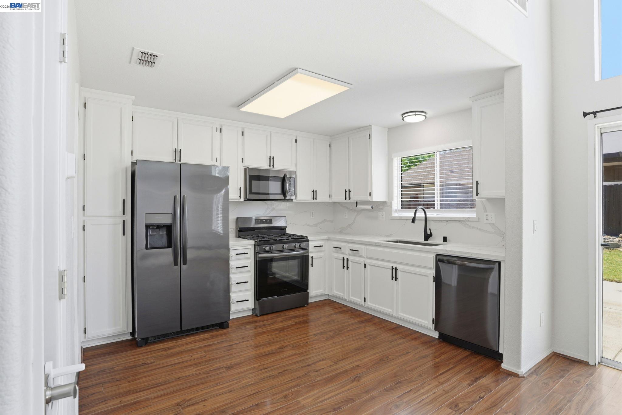 419 Pioneer Ave, Manteca CA 95336 — photo 9