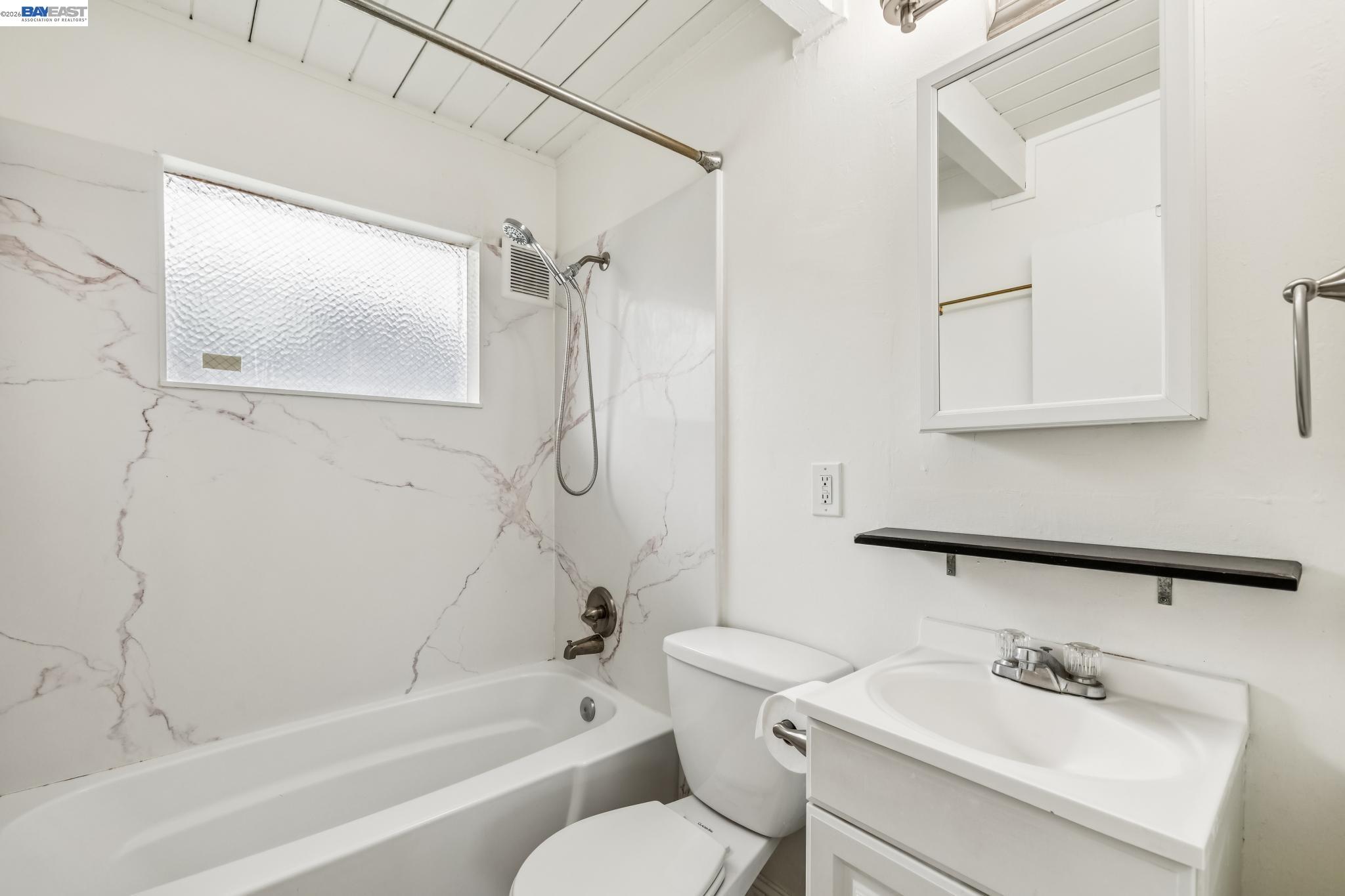 5963 MACCALL STREET, Oakland CA 94609 — photo 20