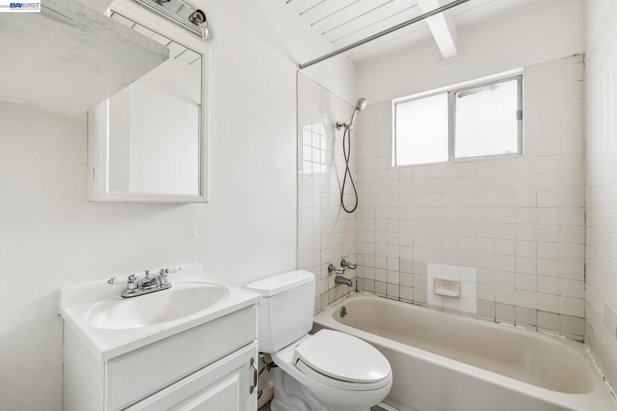 5963 MACCALL STREET, Oakland CA 94609 — photo 35