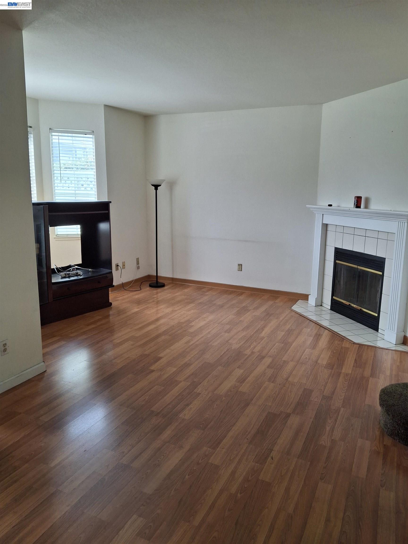 Photo #4: 41133844 Listing: Photo #4