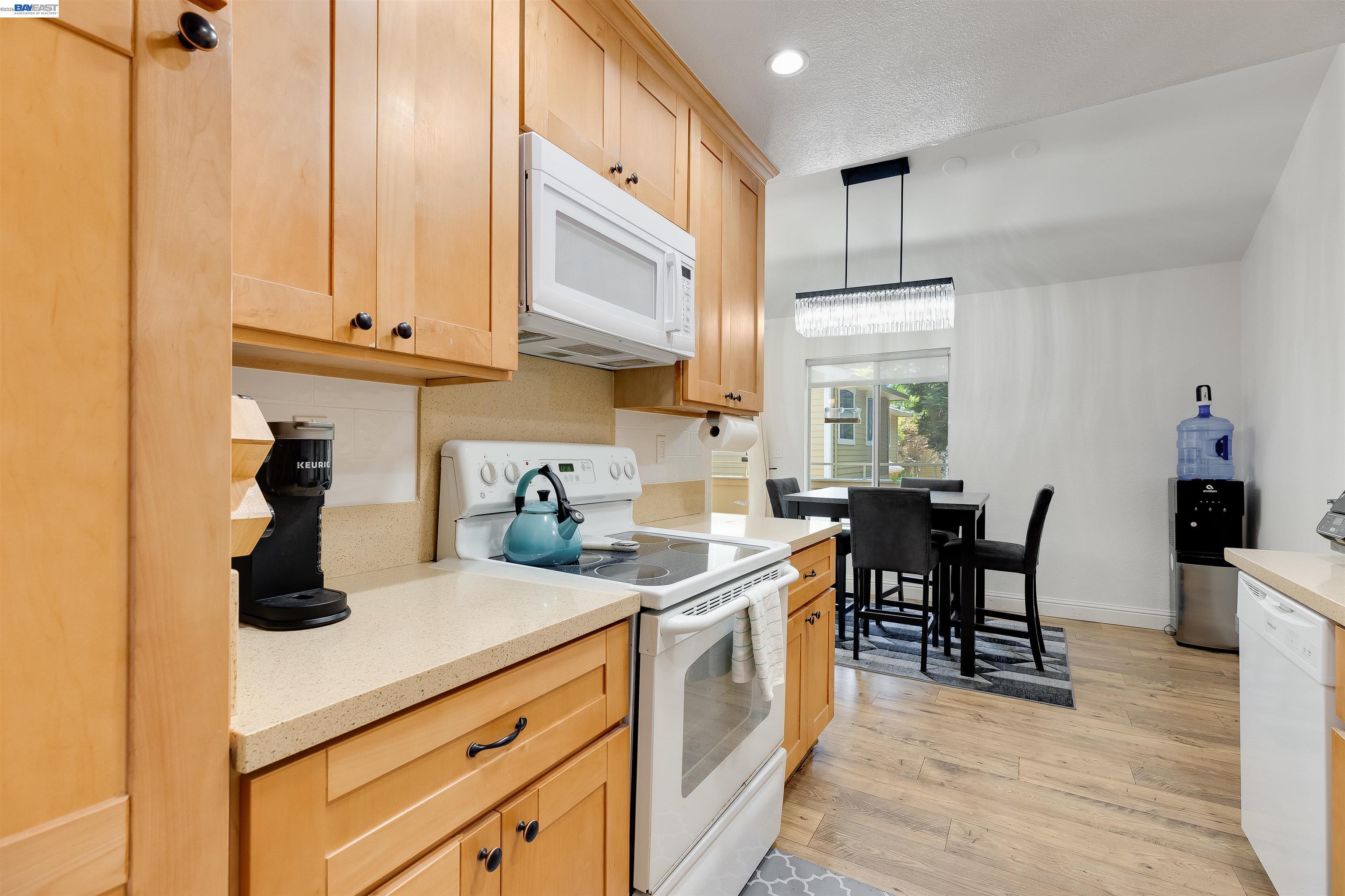 Photo #6: 41133846 Listing: Photo #6