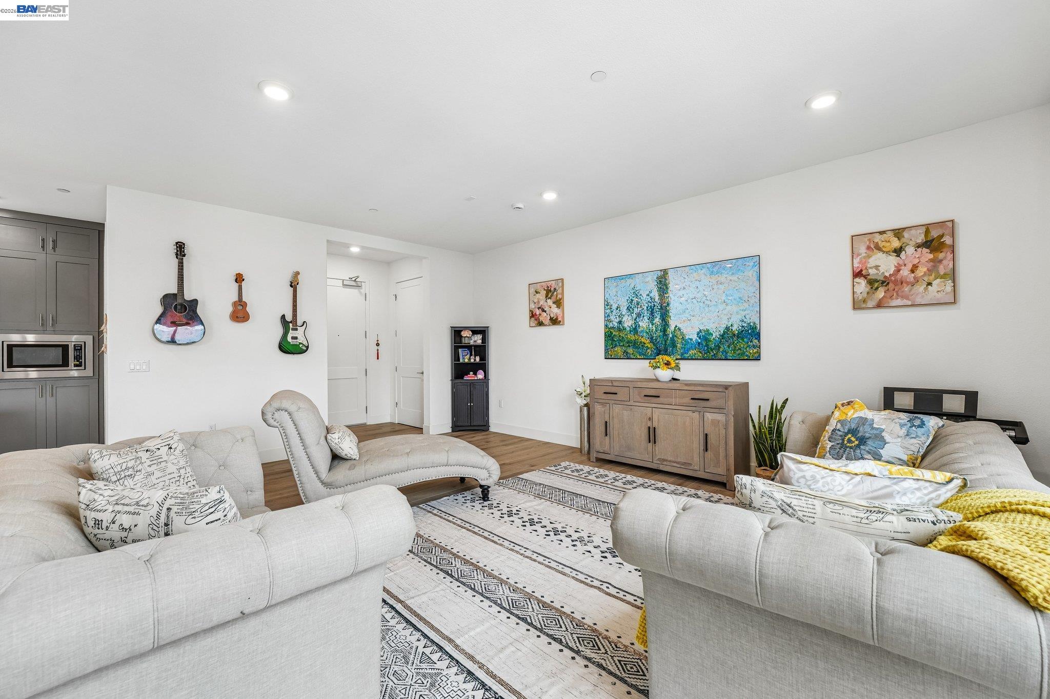 Photo #8: 41133855 Listing: Photo #8