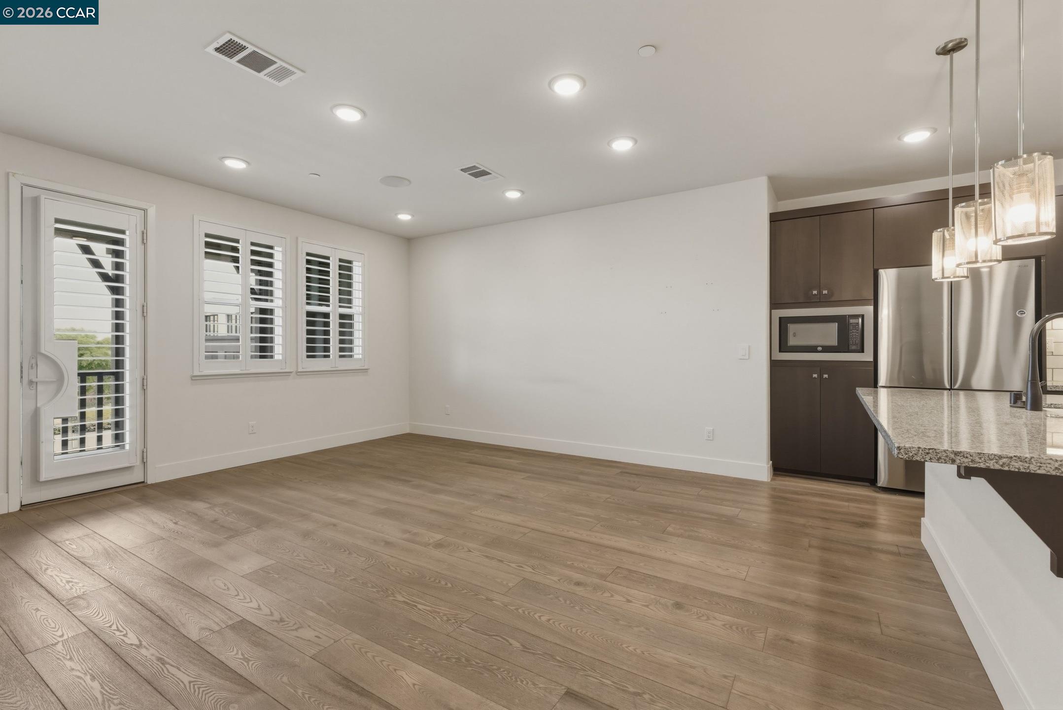 Photo #2: 41133862 Listing: Photo #2