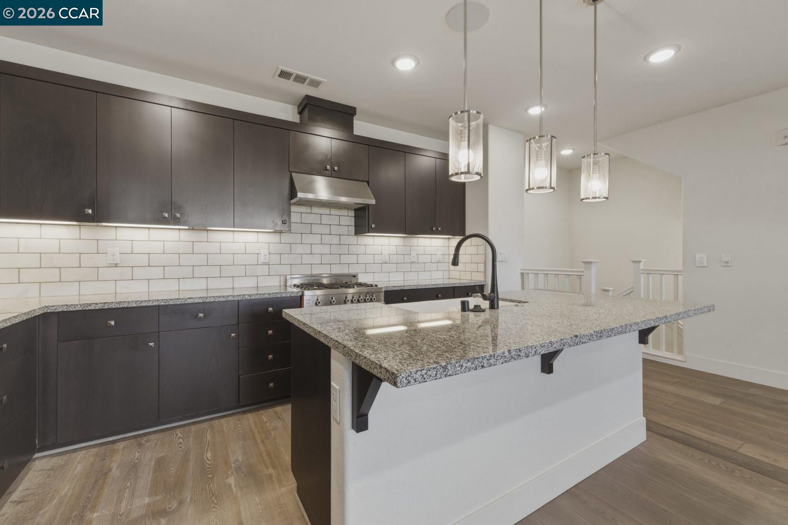 2737 5th Street, Alameda, CA, 94501