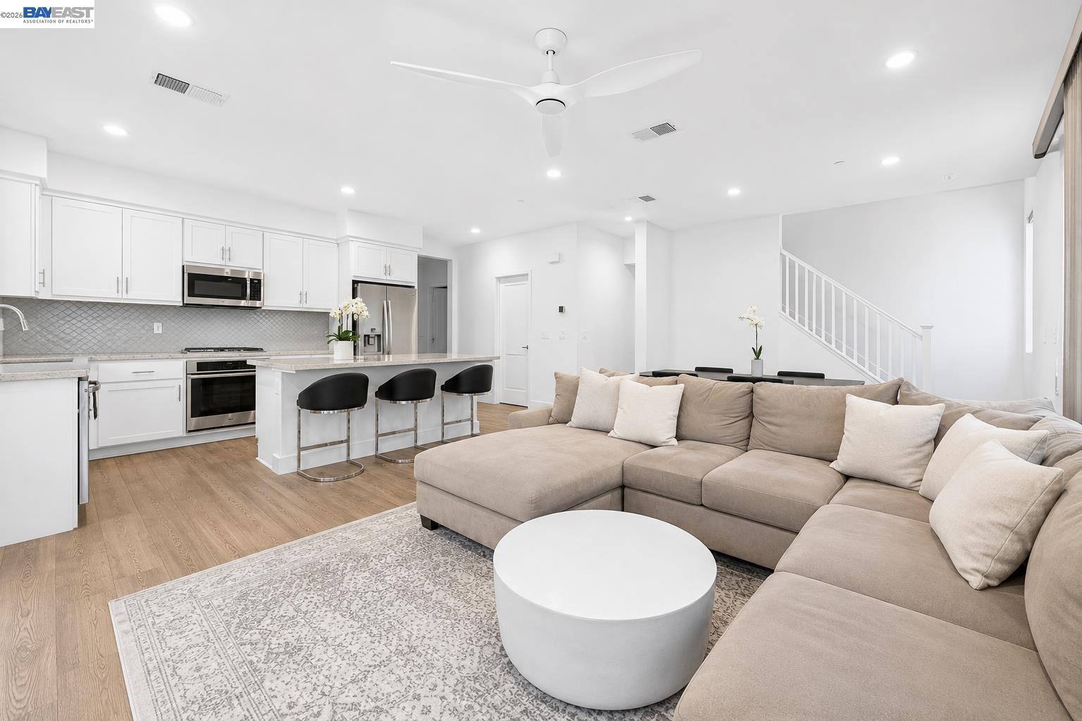 Photo #1: 41133893 Listing: Photo #1
