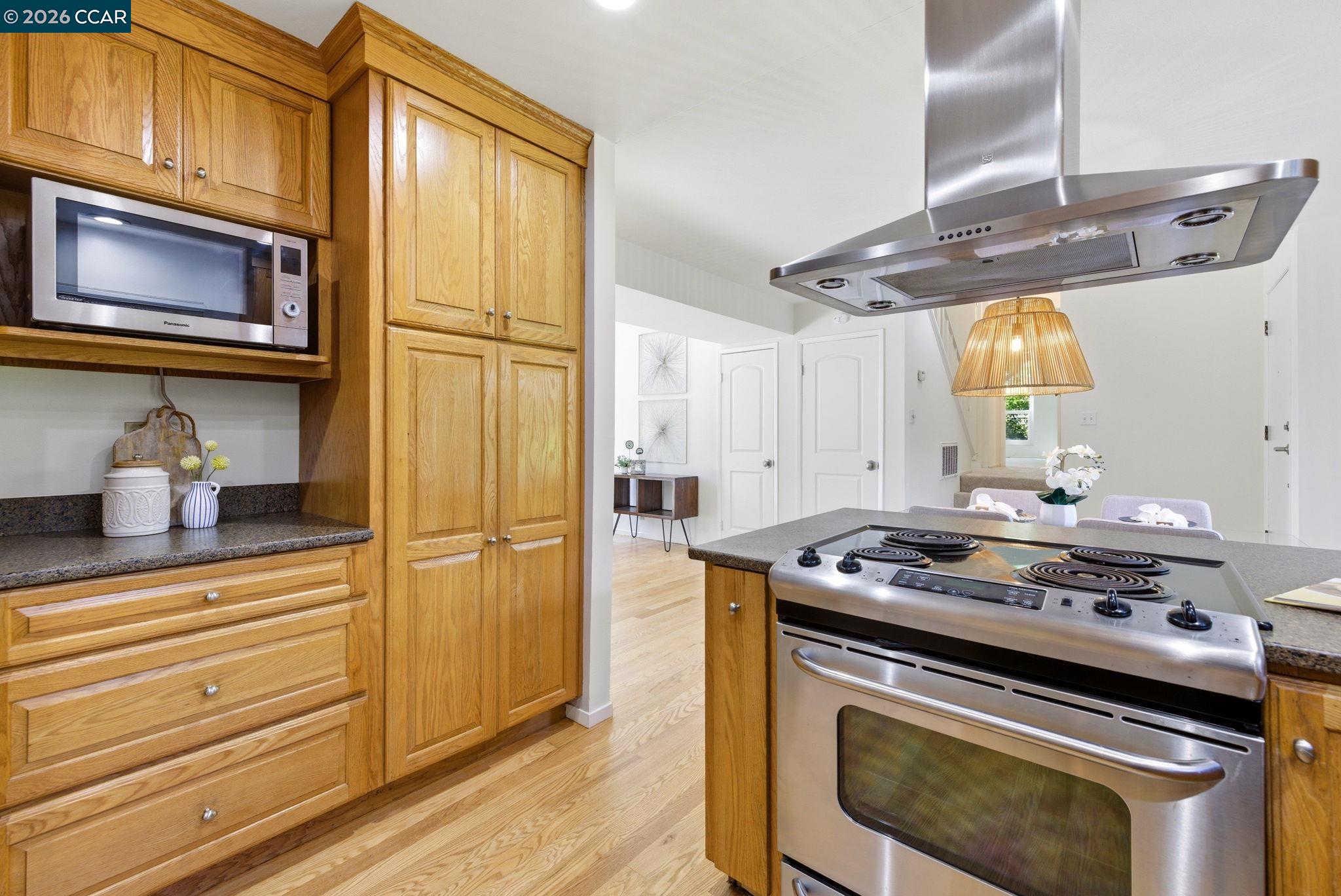 Photo #8: 41133899 Listing: Photo #8
