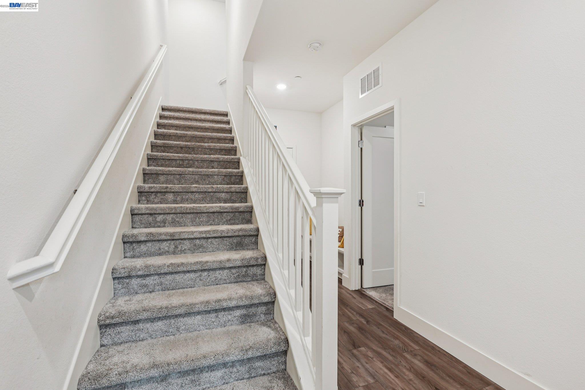 Photo #8: 41133935 Listing: Photo #8