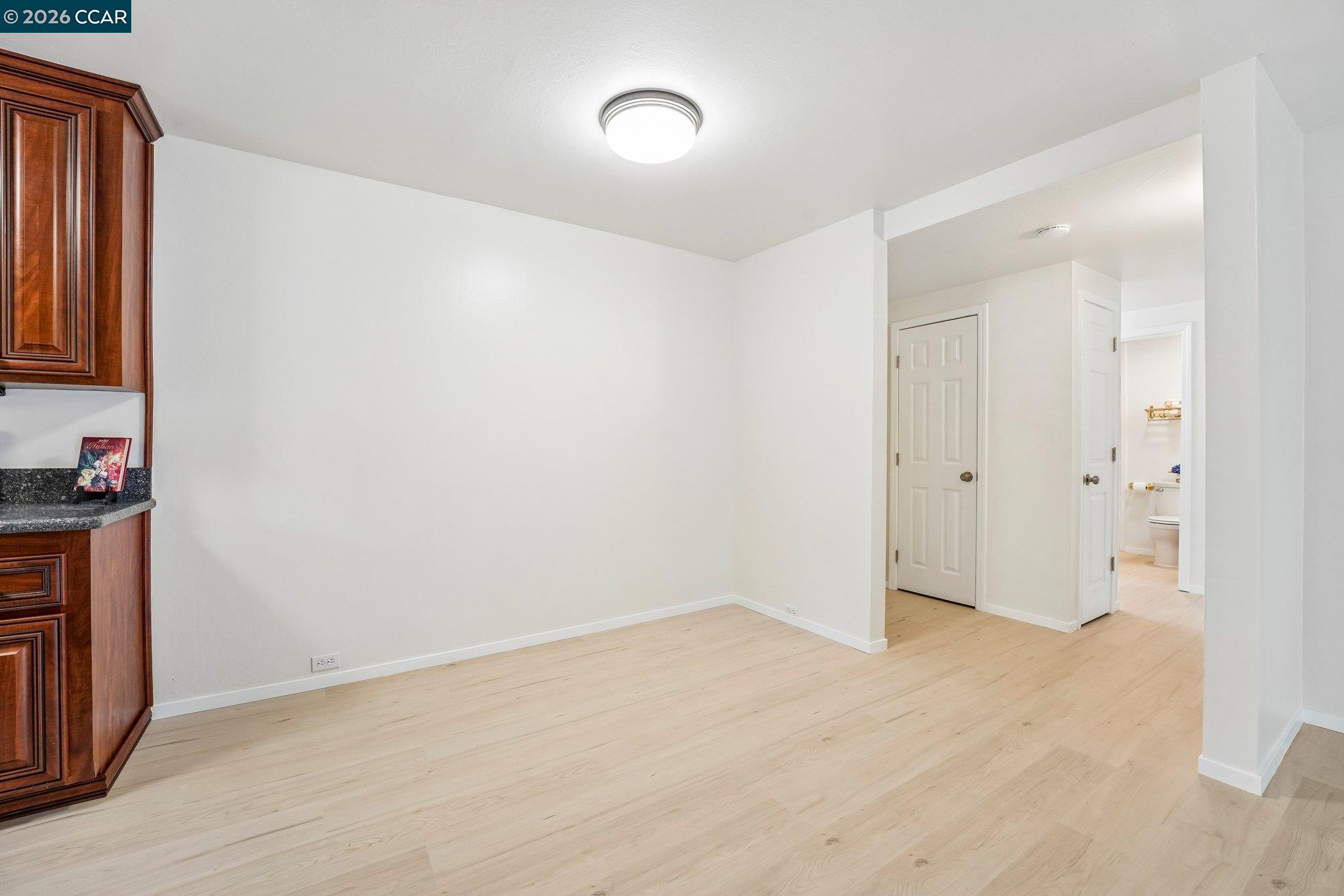 Photo #4: 41133943 Listing: Photo #4