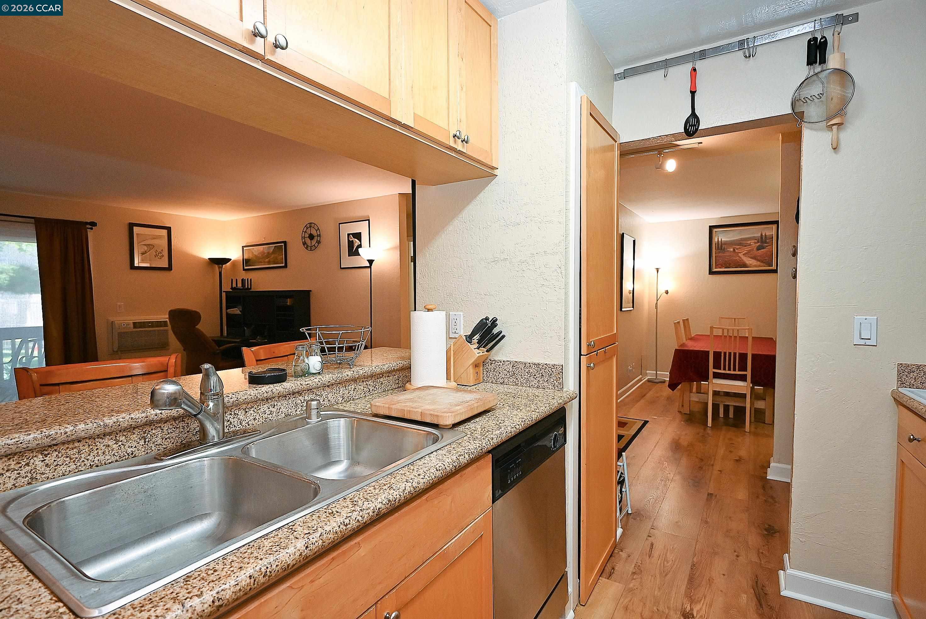 Photo #5: 41133946 Listing: Photo #5