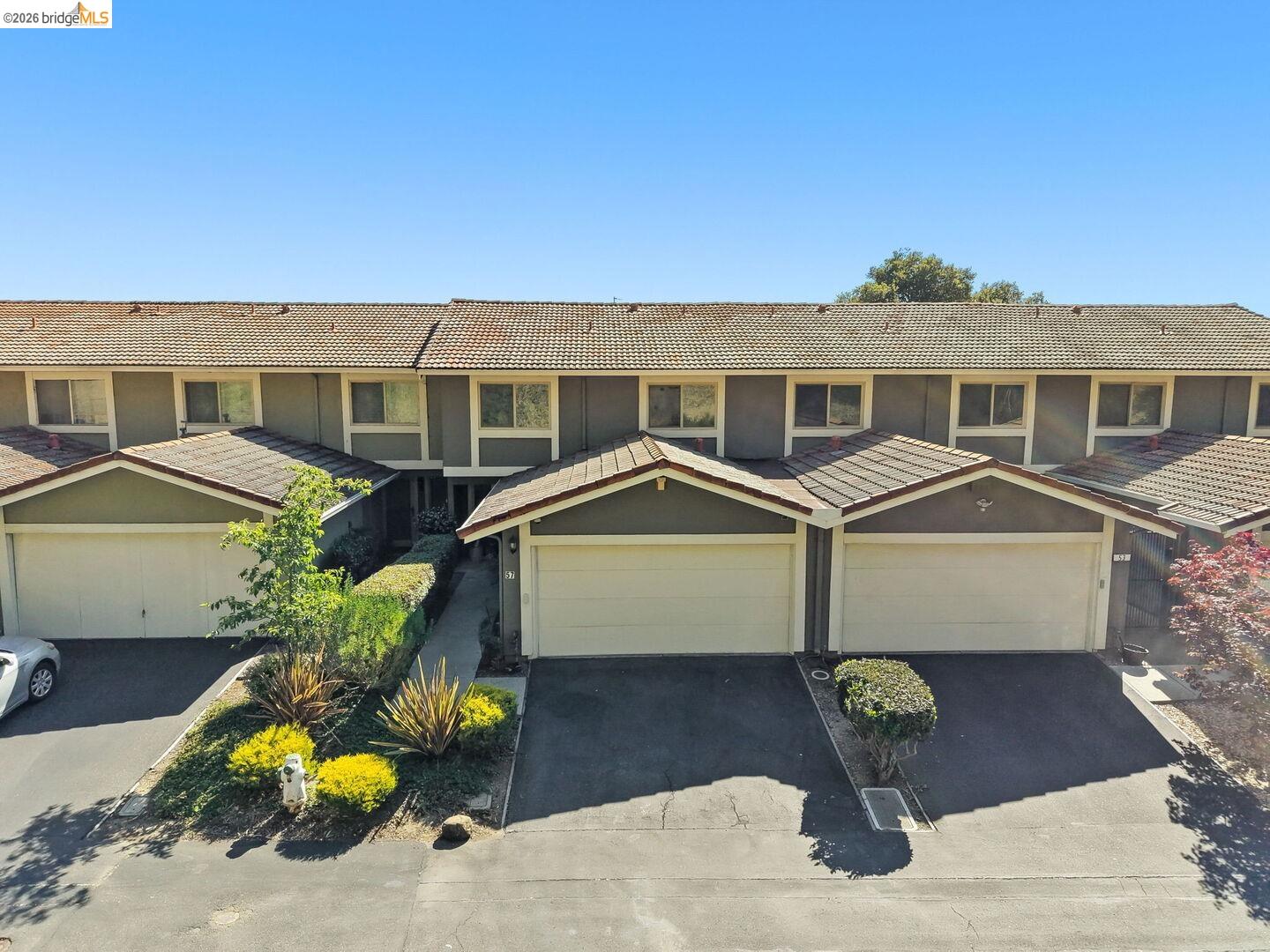 Photo #2: 41133953 Listing: Photo #2