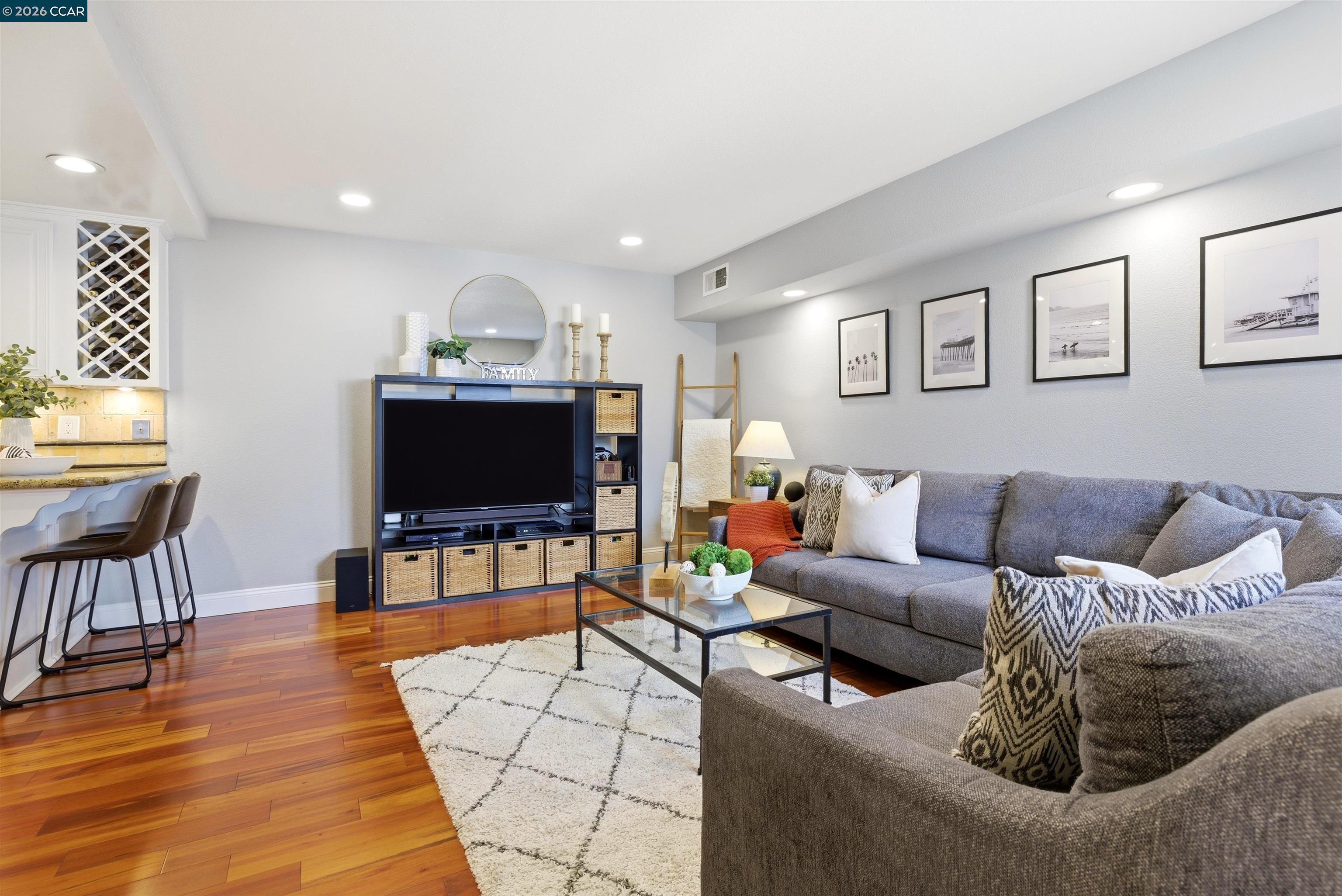 Photo #4: 41133960 Listing: Photo #4