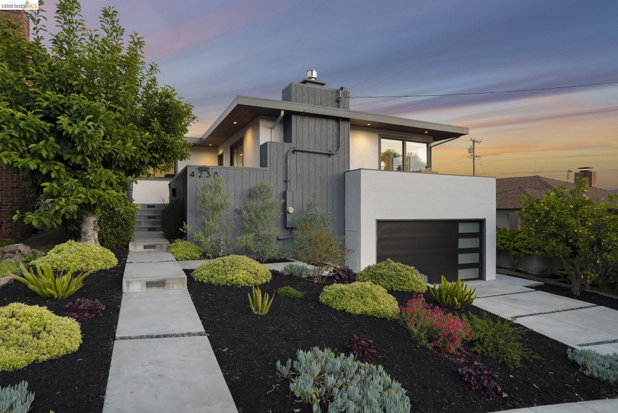 4238 Laguna Ave