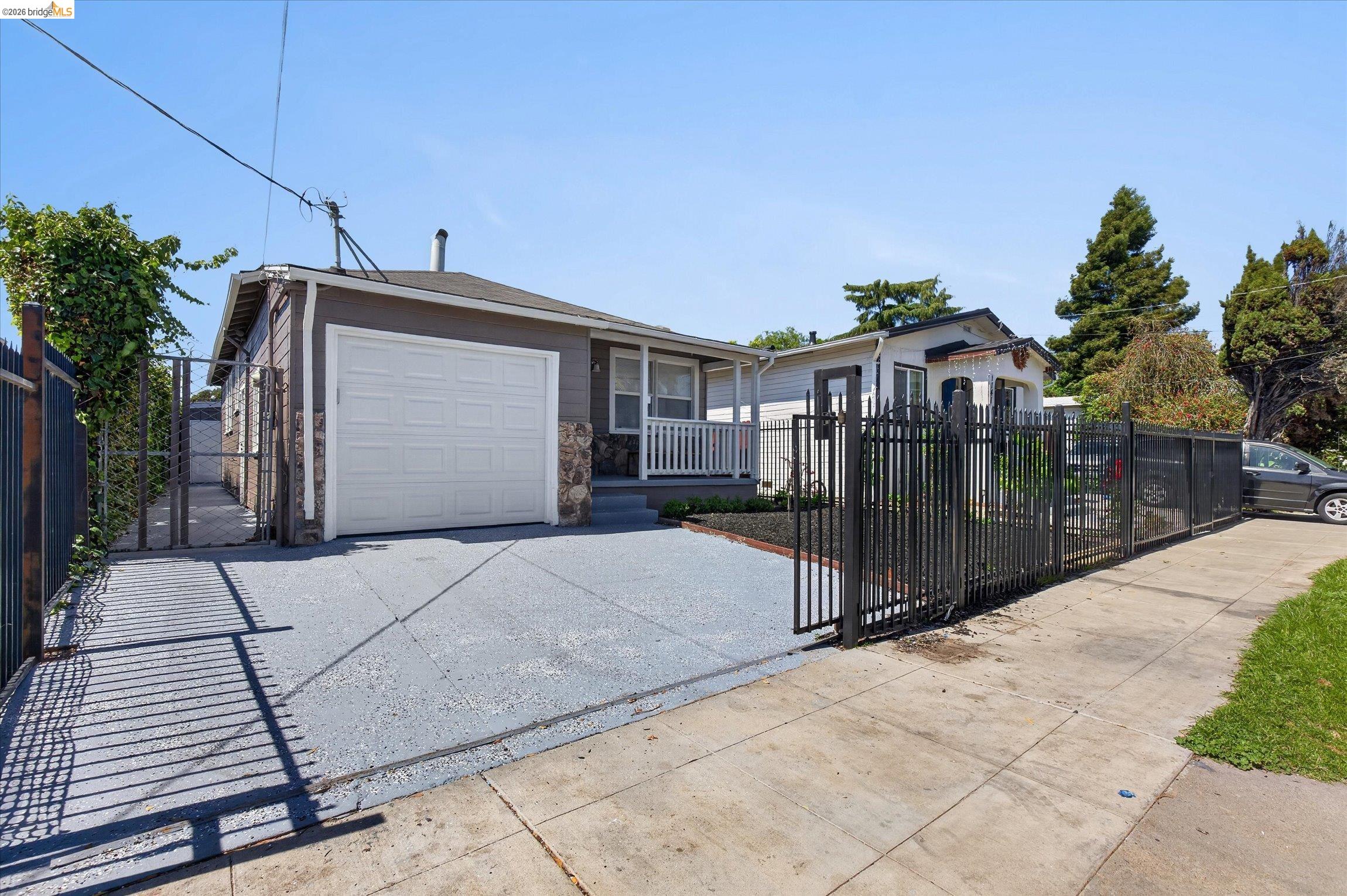 1137 Seminary Ave