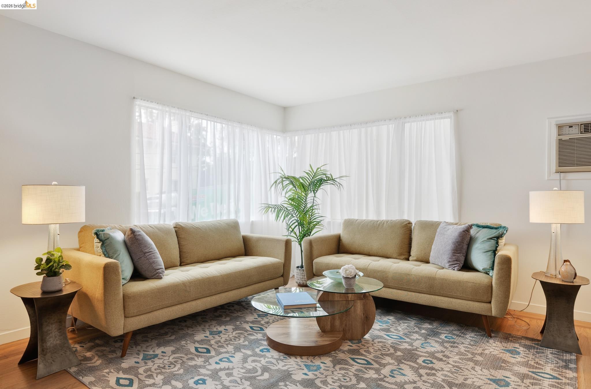 Photo #3: 41133993 Listing: Photo #3