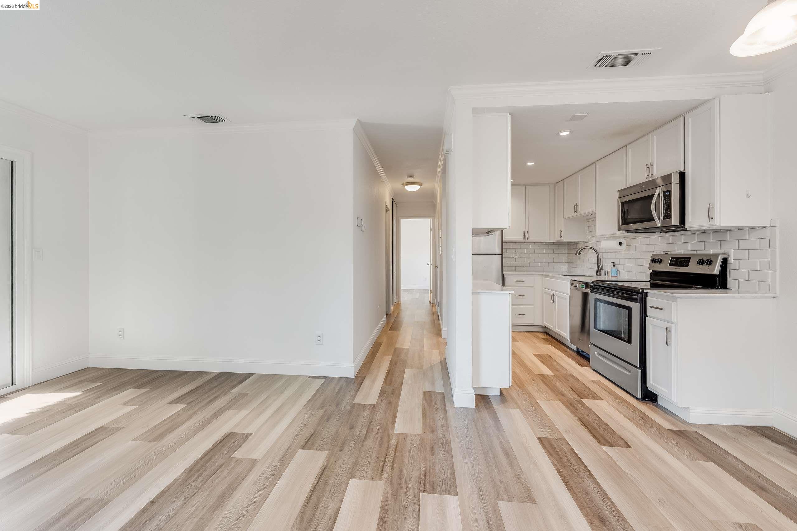 Photo #4: 41134041 Listing: Photo #4