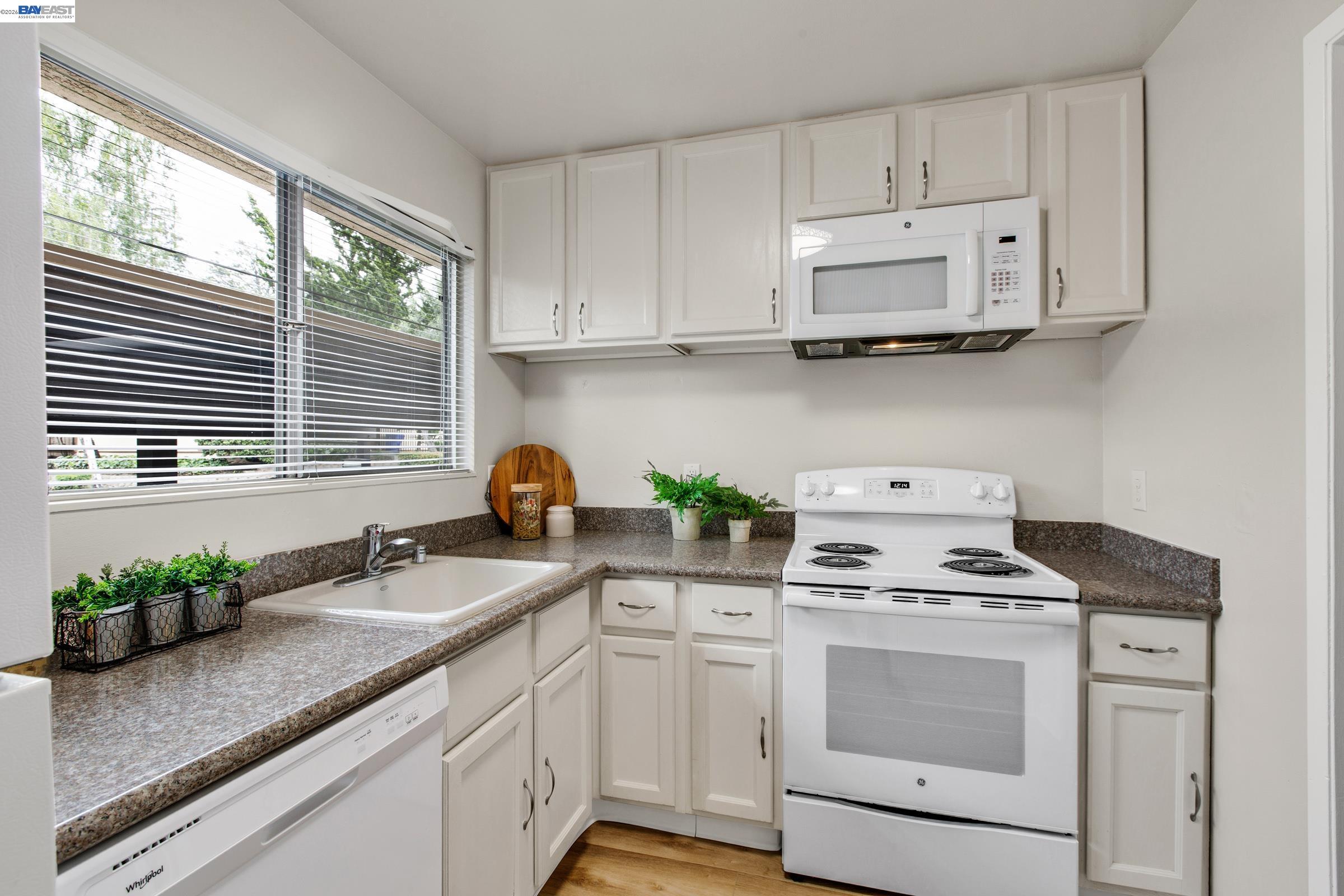 Photo #7: 41134044 Listing: Photo #7