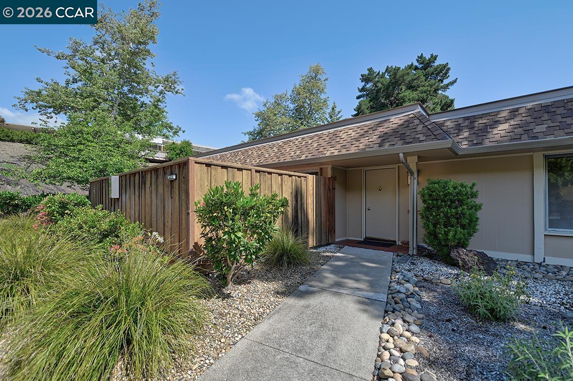 Photo #2: 41134062 Listing: Photo #2