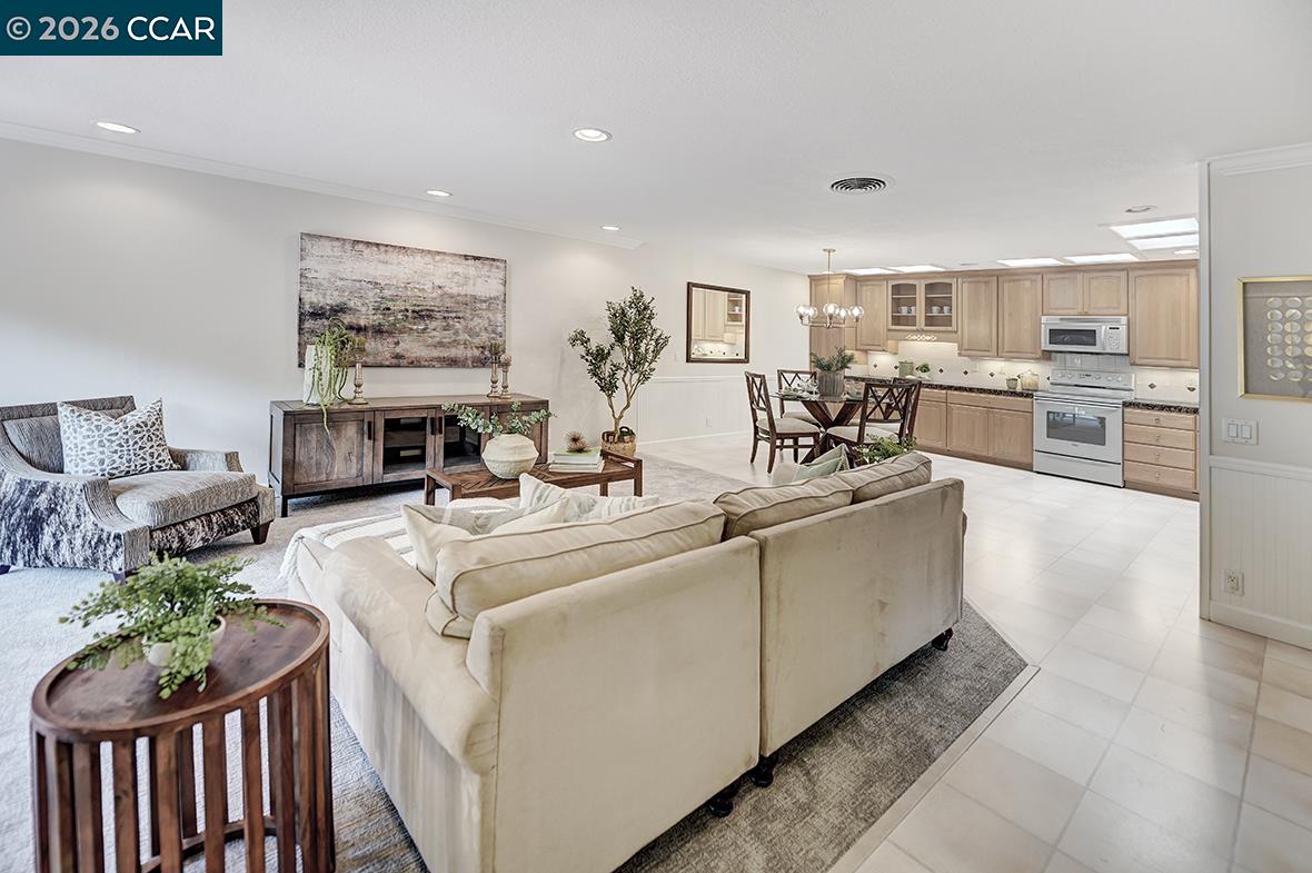 Photo #3: 41134062 Listing: Photo #3