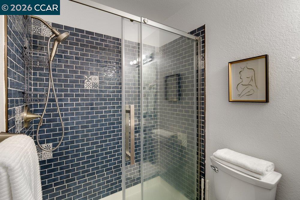 Photo #6: 41134079 Listing: Photo #6