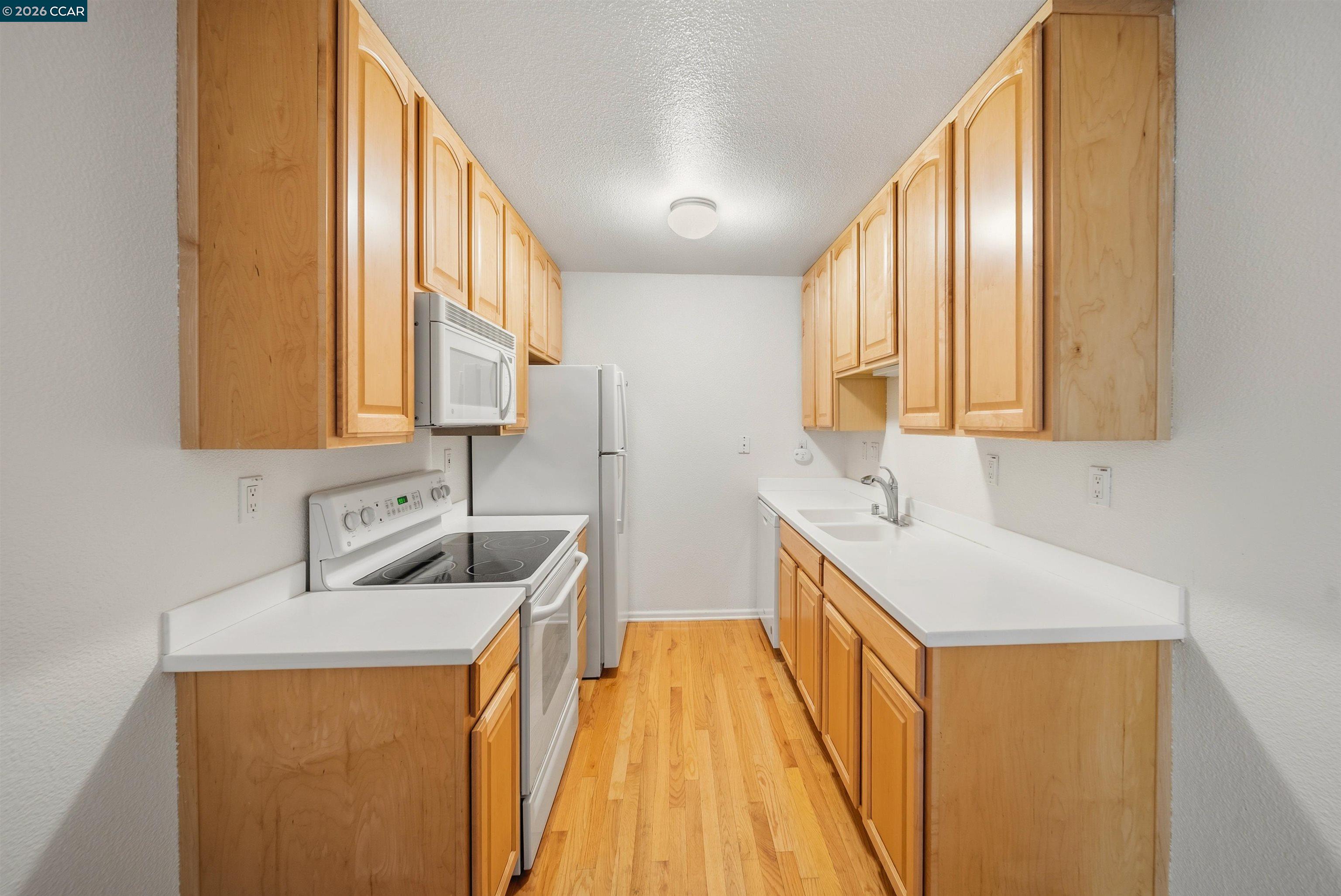 Photo #2: 41134083 Listing: Photo #2