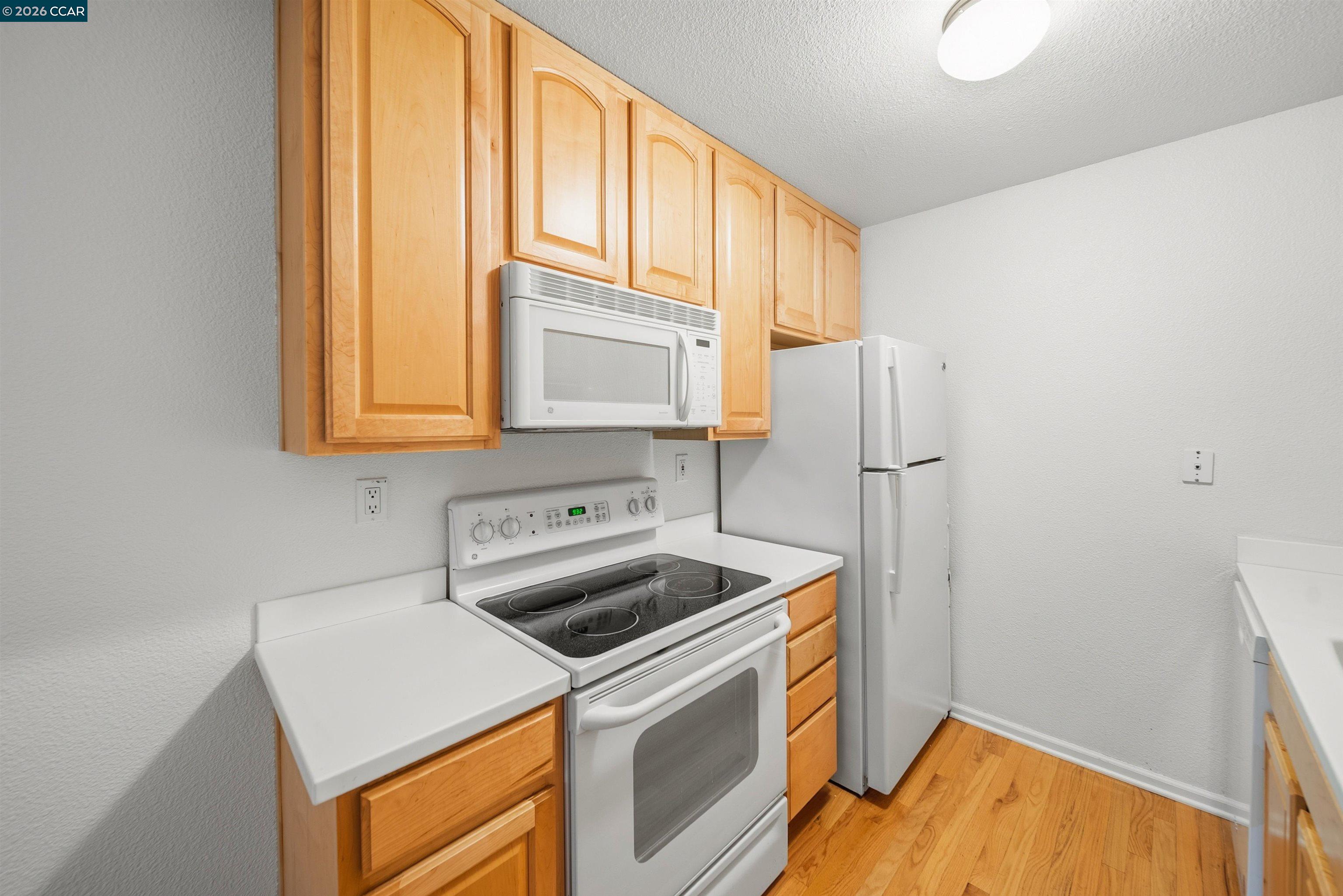 Photo #3: 41134083 Listing: Photo #3