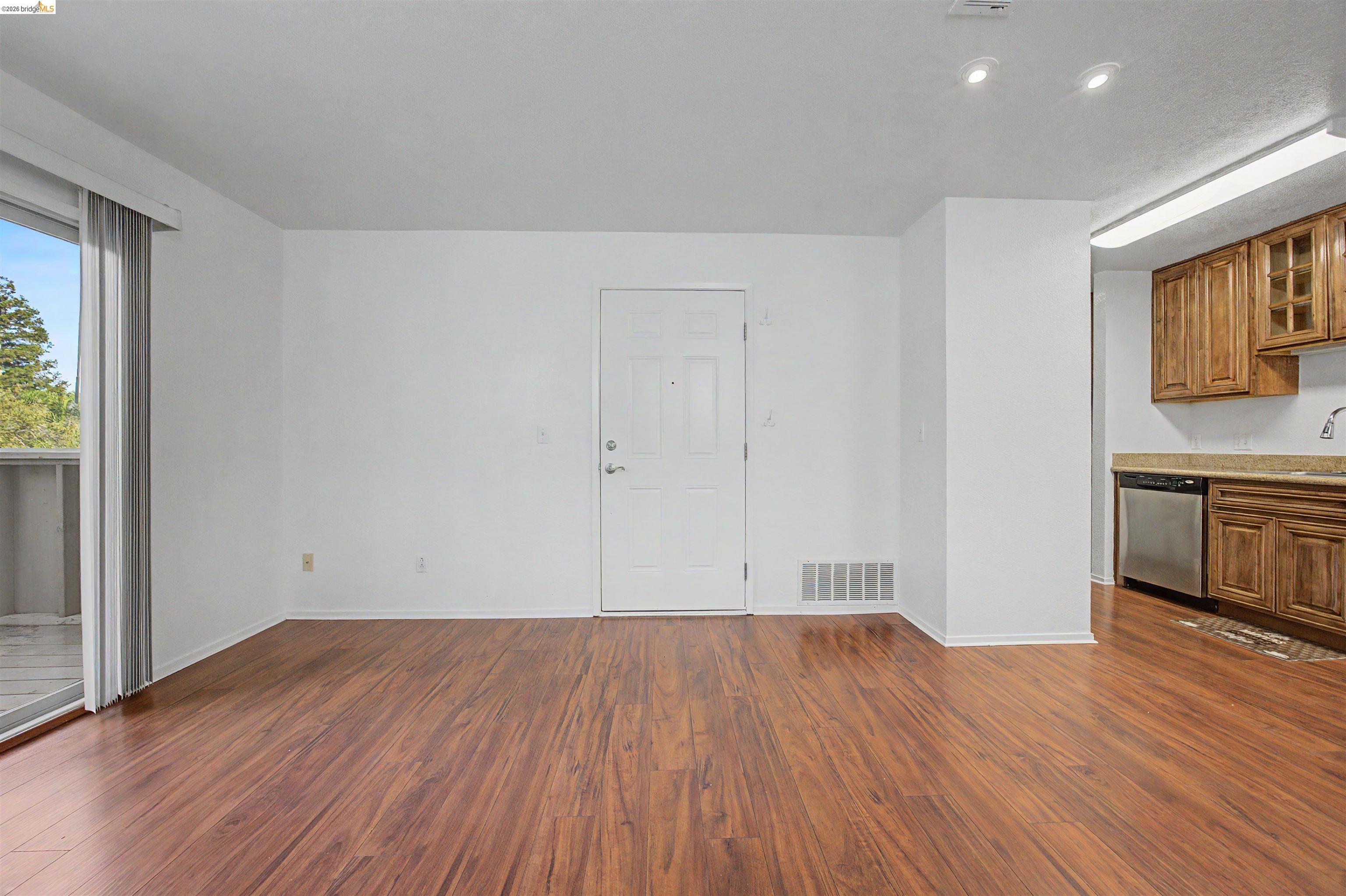 Photo #8: 41134086 Listing: Photo #8