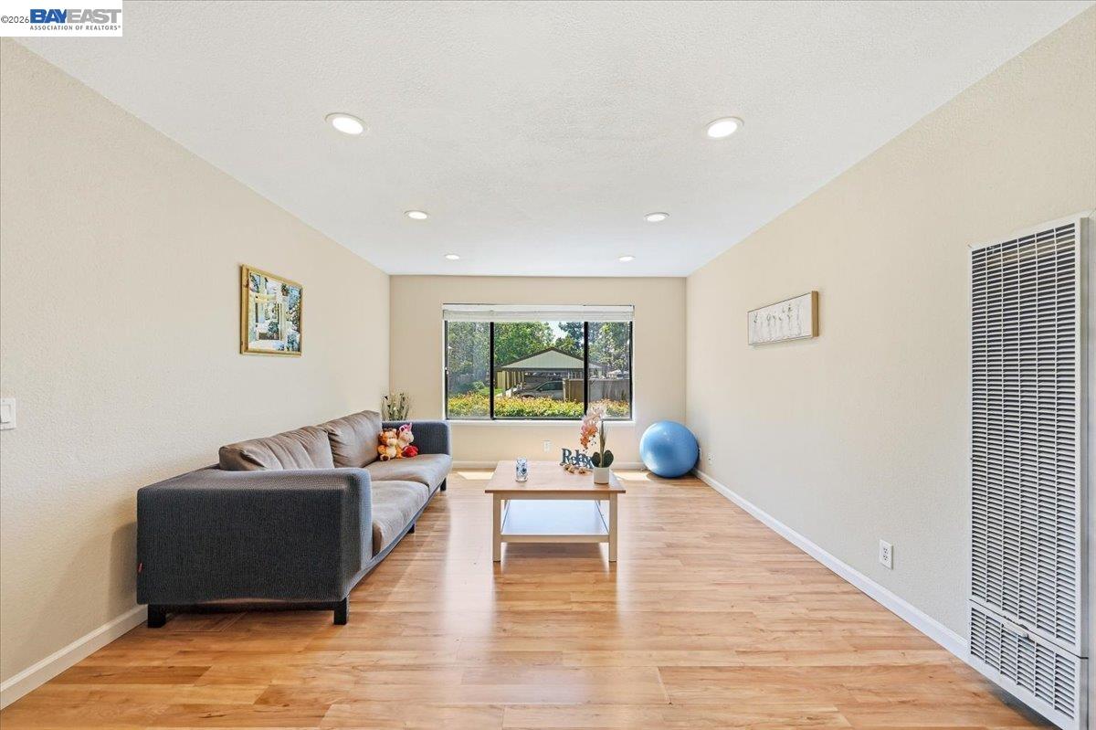 Photo #6: 41134097 Listing: Photo #6