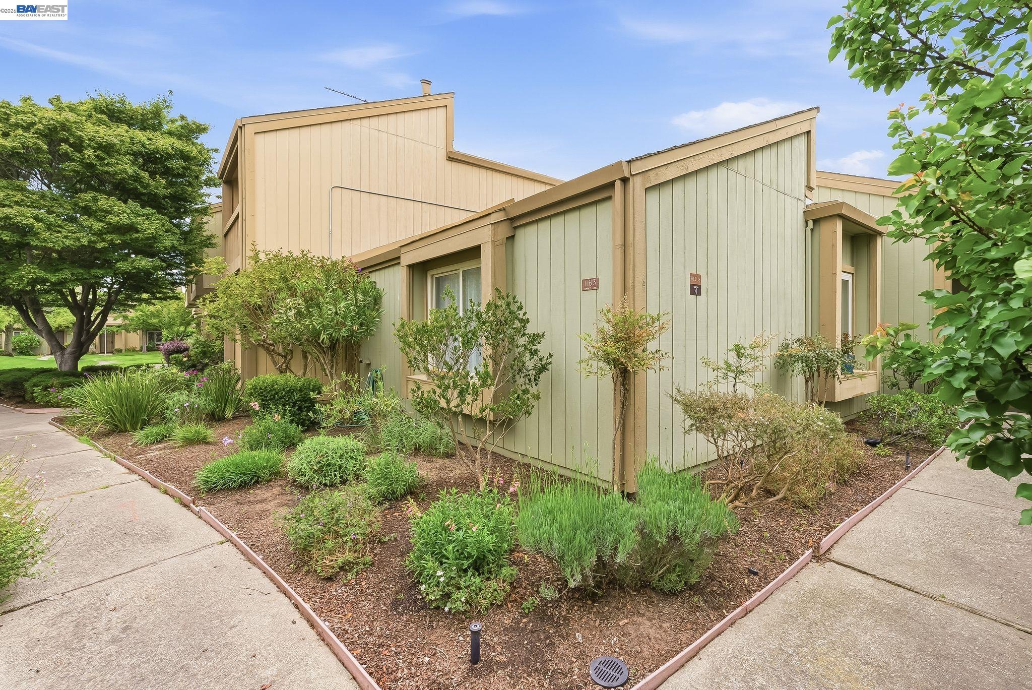 Photo #2: 41134129 Listing: Photo #2