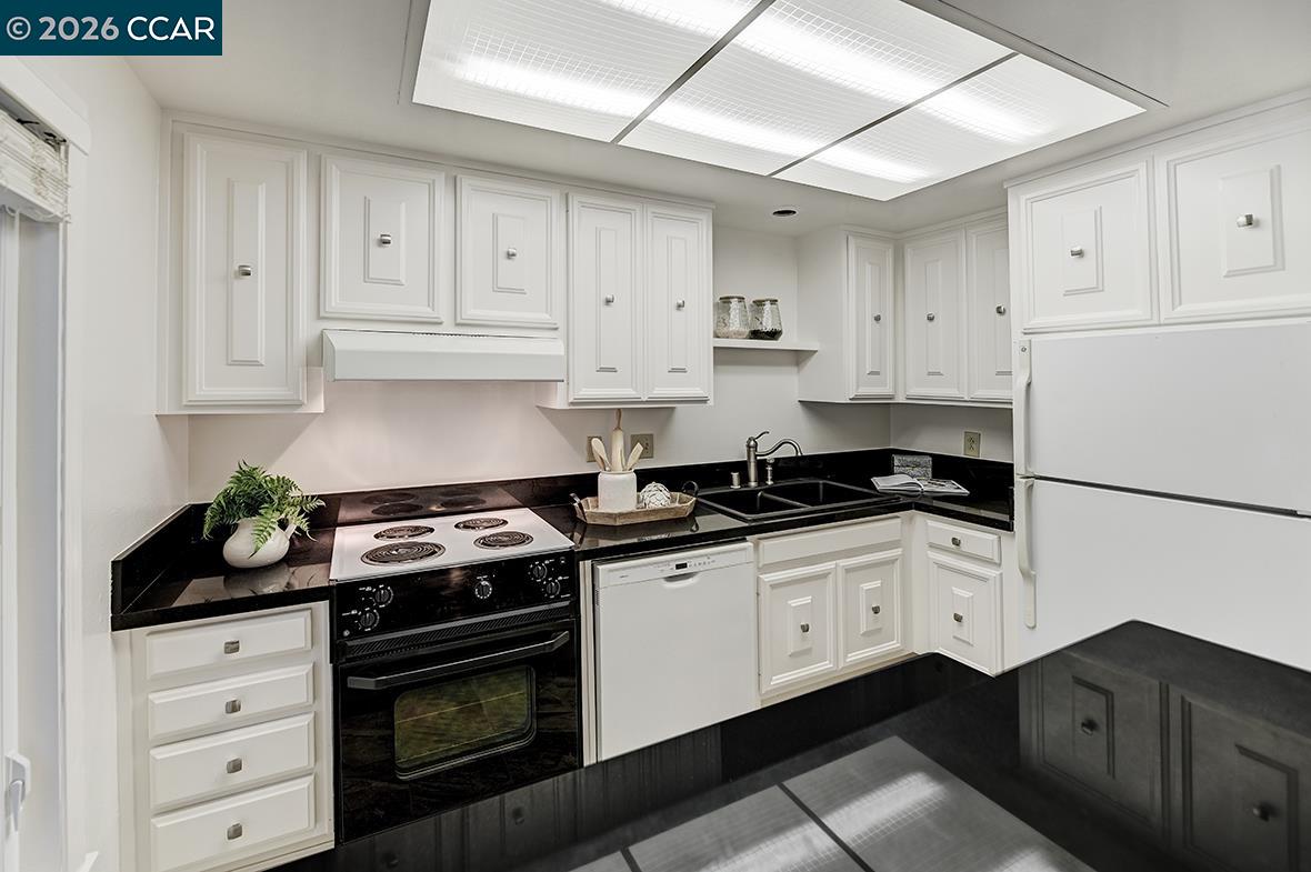 Photo #6: 41134133 Listing: Photo #6