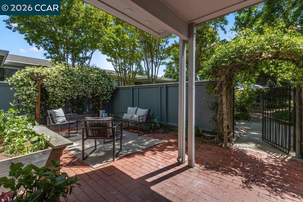 Photo #4: 41134136 Listing: Photo #4