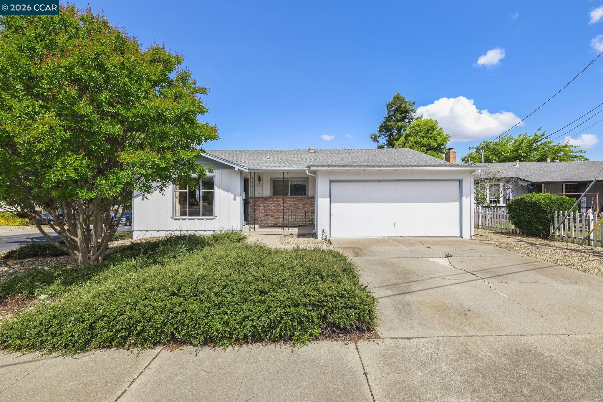Front Image Thumbnail for CC41134176