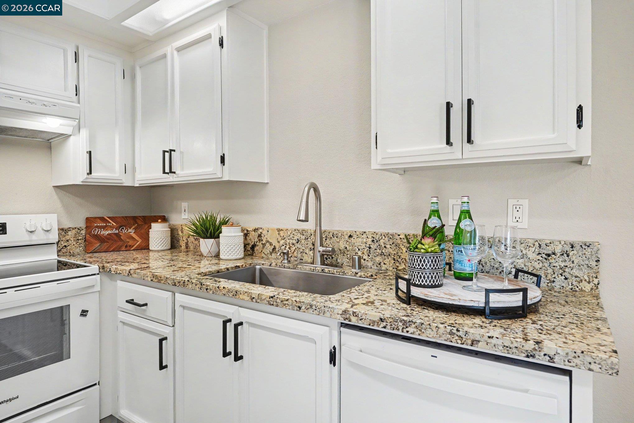 Photo #6: 41134178 Listing: Photo #6