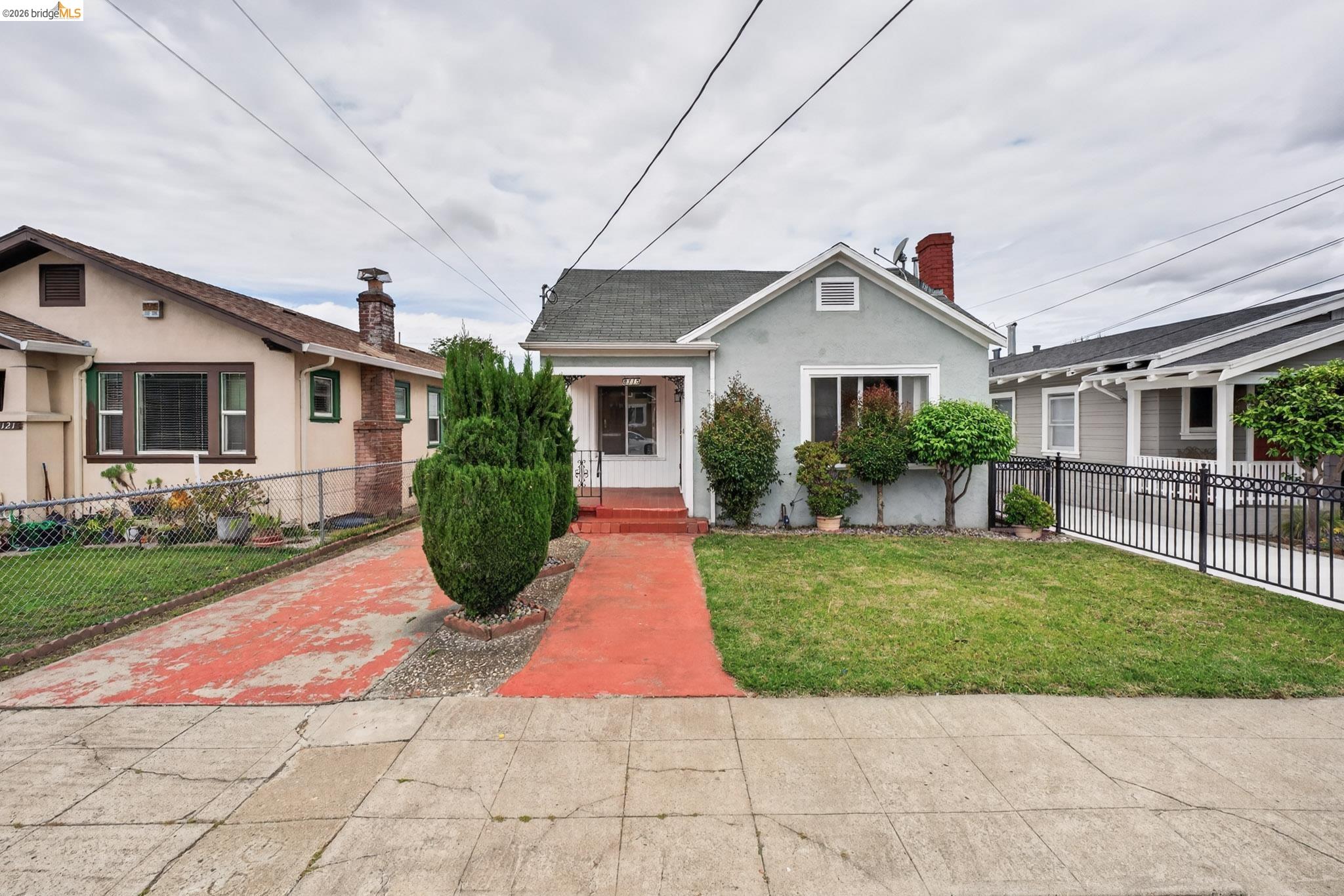 8115 Iris St