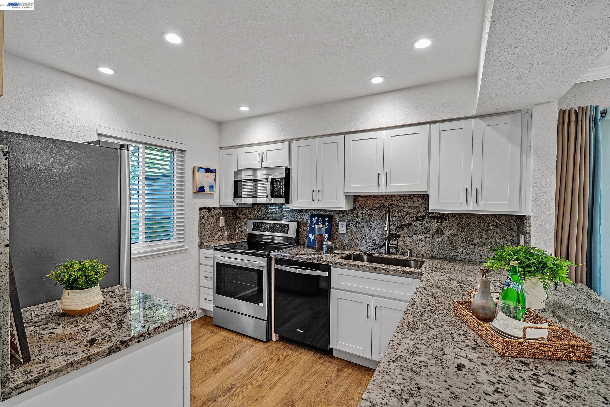 Photo #4: 41134211 Listing: Photo #4