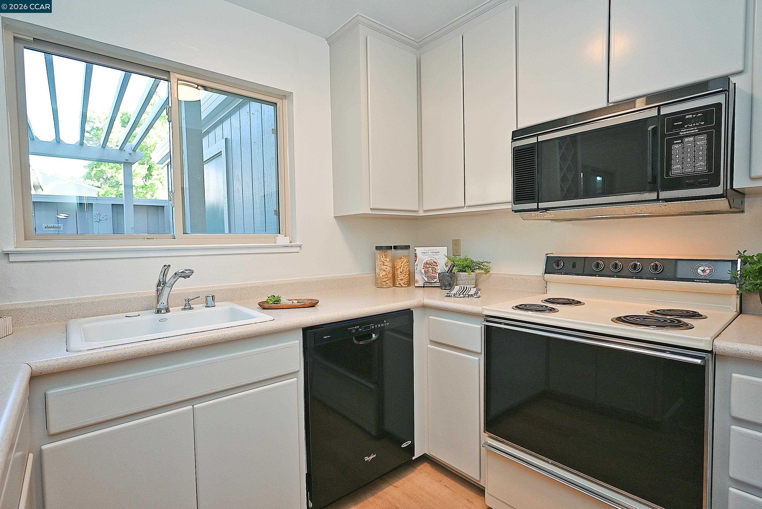 Photo #9: 41134226 Listing: Photo #9