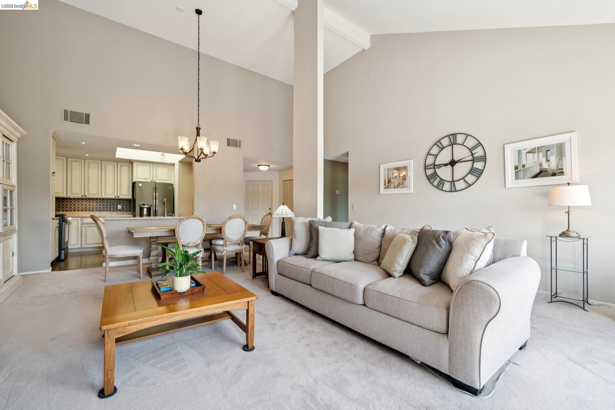 Photo #1: 41134240 Listing: Photo #1