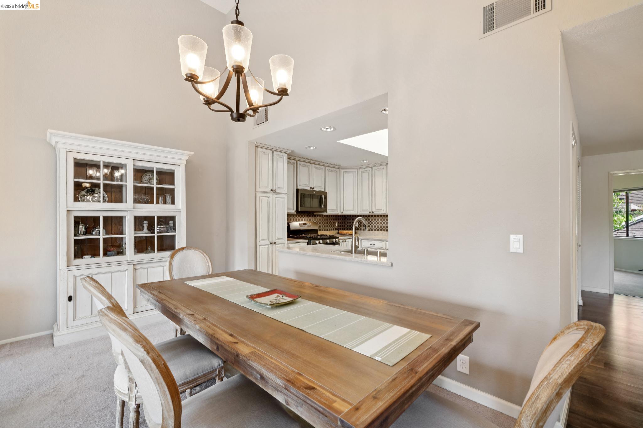 Photo #8: 41134240 Listing: Photo #8
