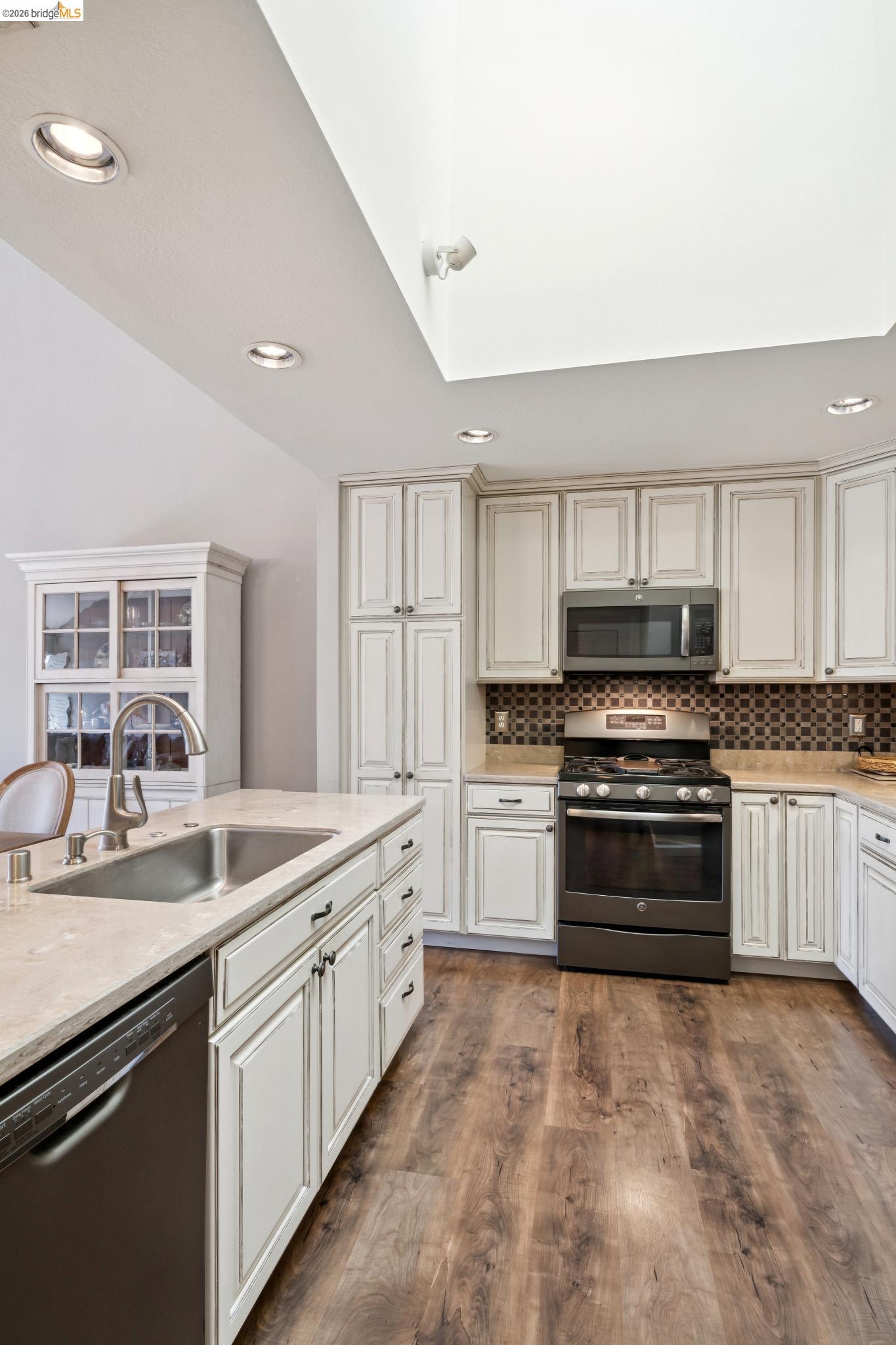 Photo #15: 41134240 Listing: Photo #15