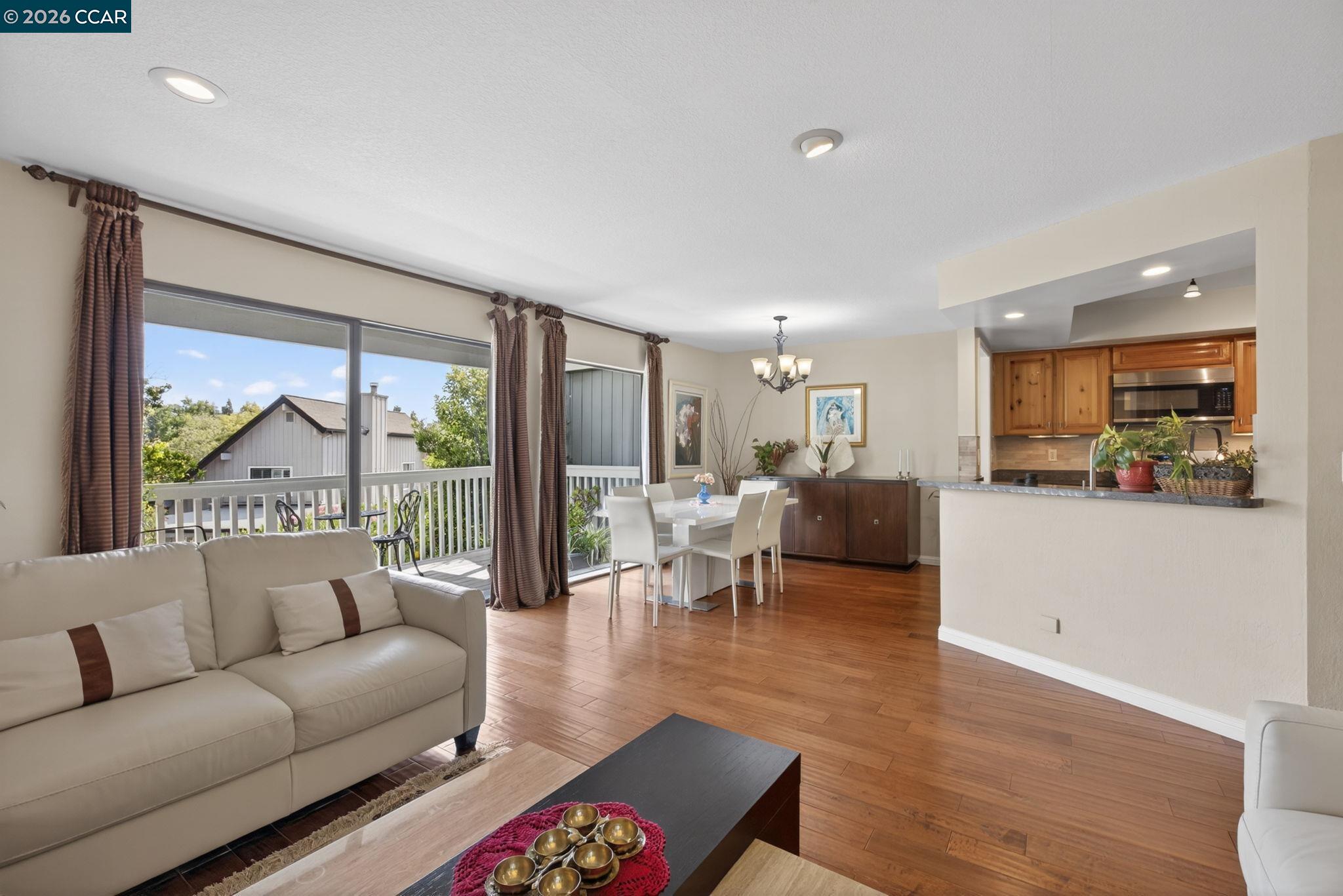 Photo #2: 41134252 Listing: Photo #2