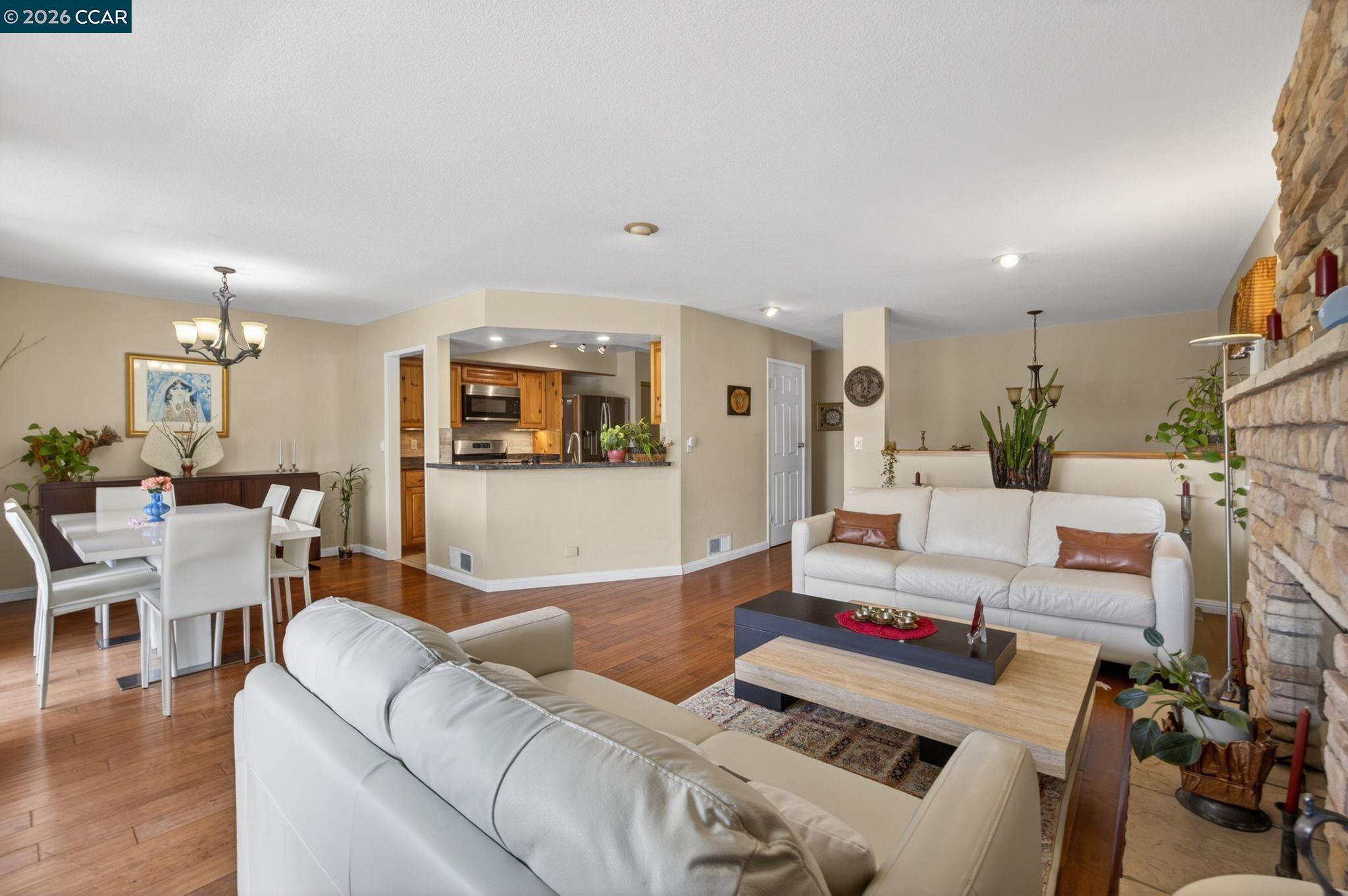 Photo #8: 41134252 Listing: Photo #8