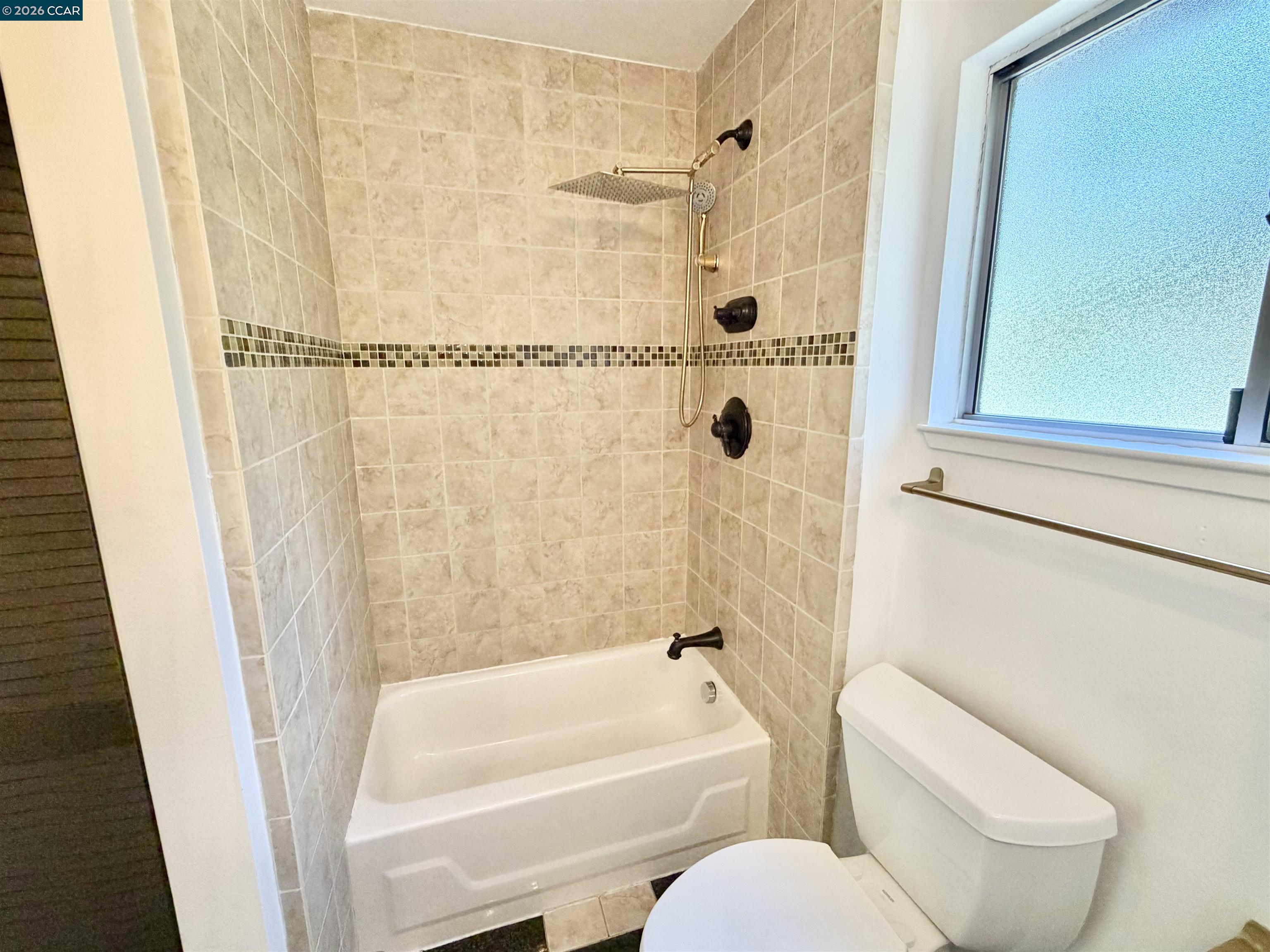 Photo #21: 41134272 Listing: Photo #21