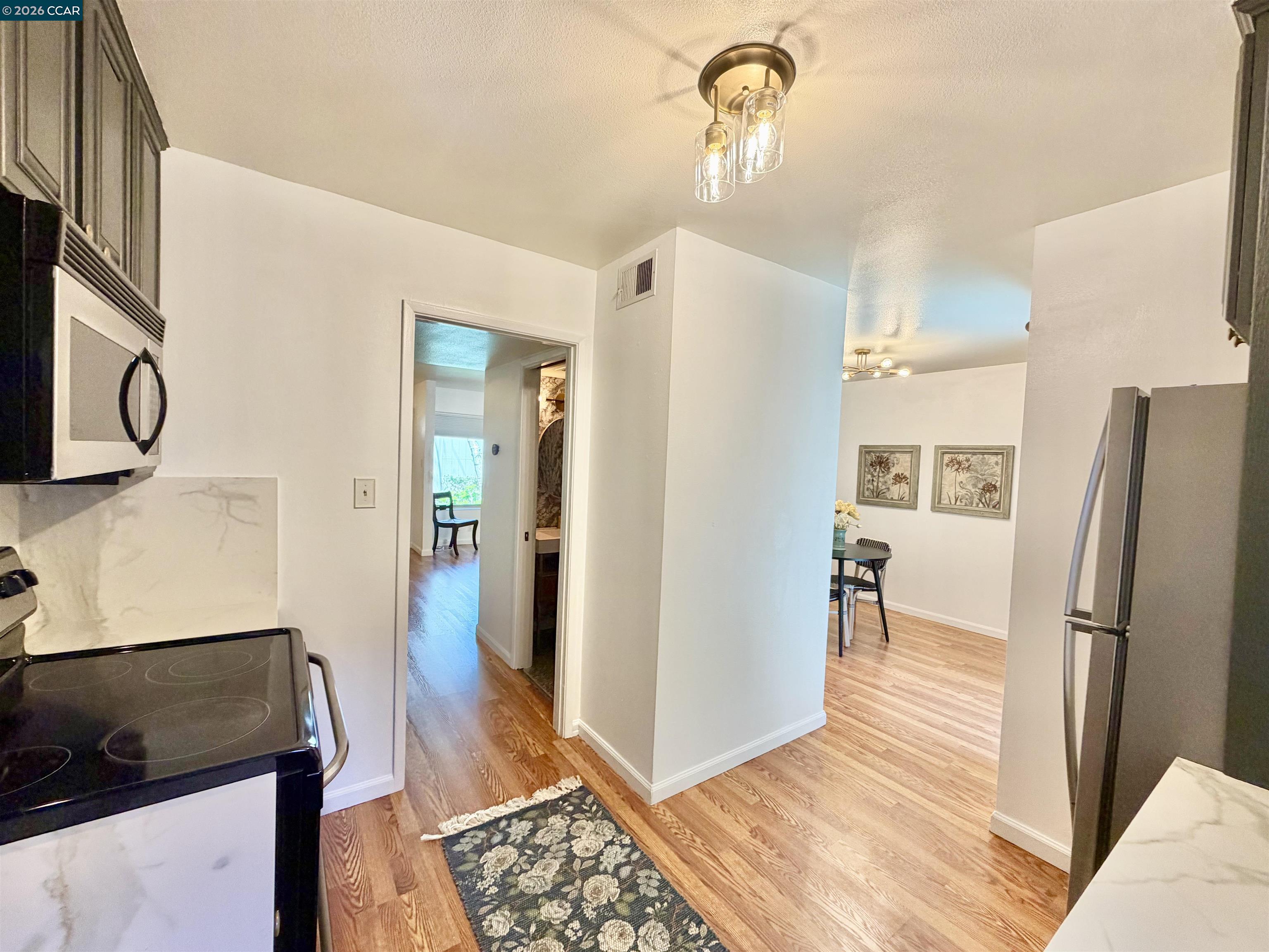 Photo #10: 41134272 Listing: Photo #10