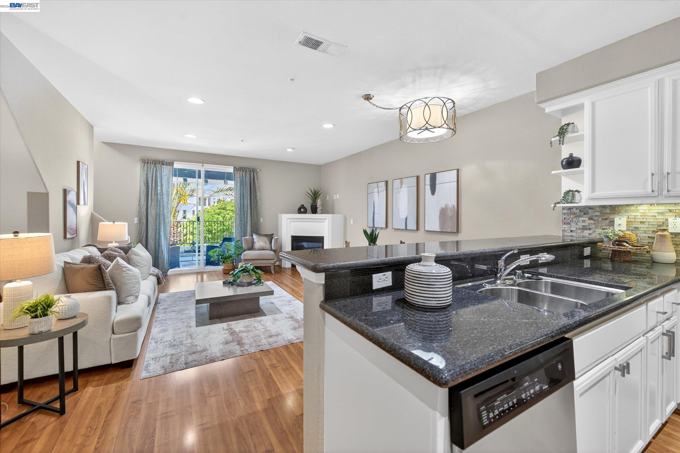 Photo #8: 41134306 Listing: Photo #8