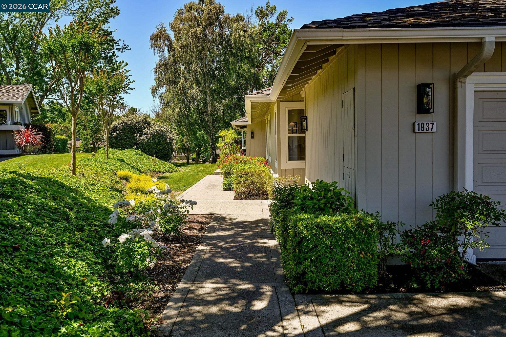 Photo #3: 41134323 Listing: Photo #3