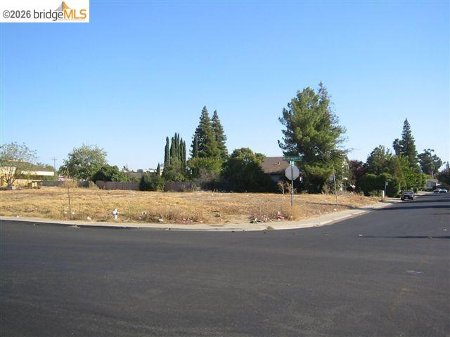 7200 Meadowgate DR, Sacramento CA 95823 — photo 3