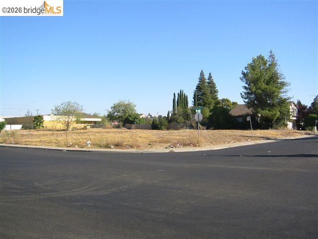 7200 Meadowgate DR, Sacramento CA 95823 — photo 5