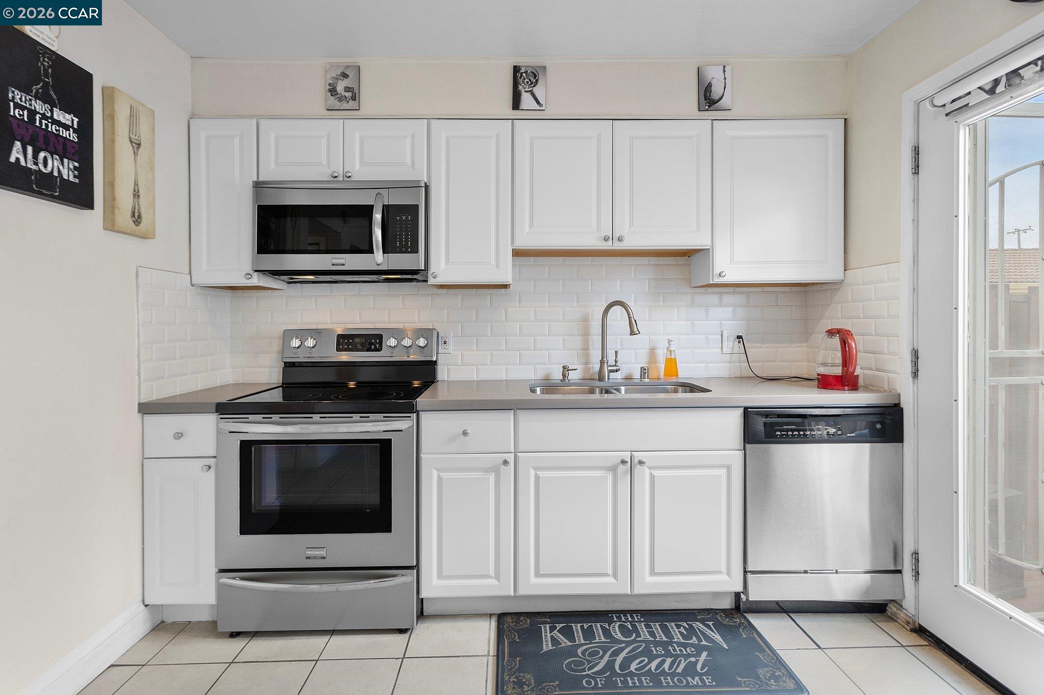 Photo #3: 41134361 Listing: Photo #3
