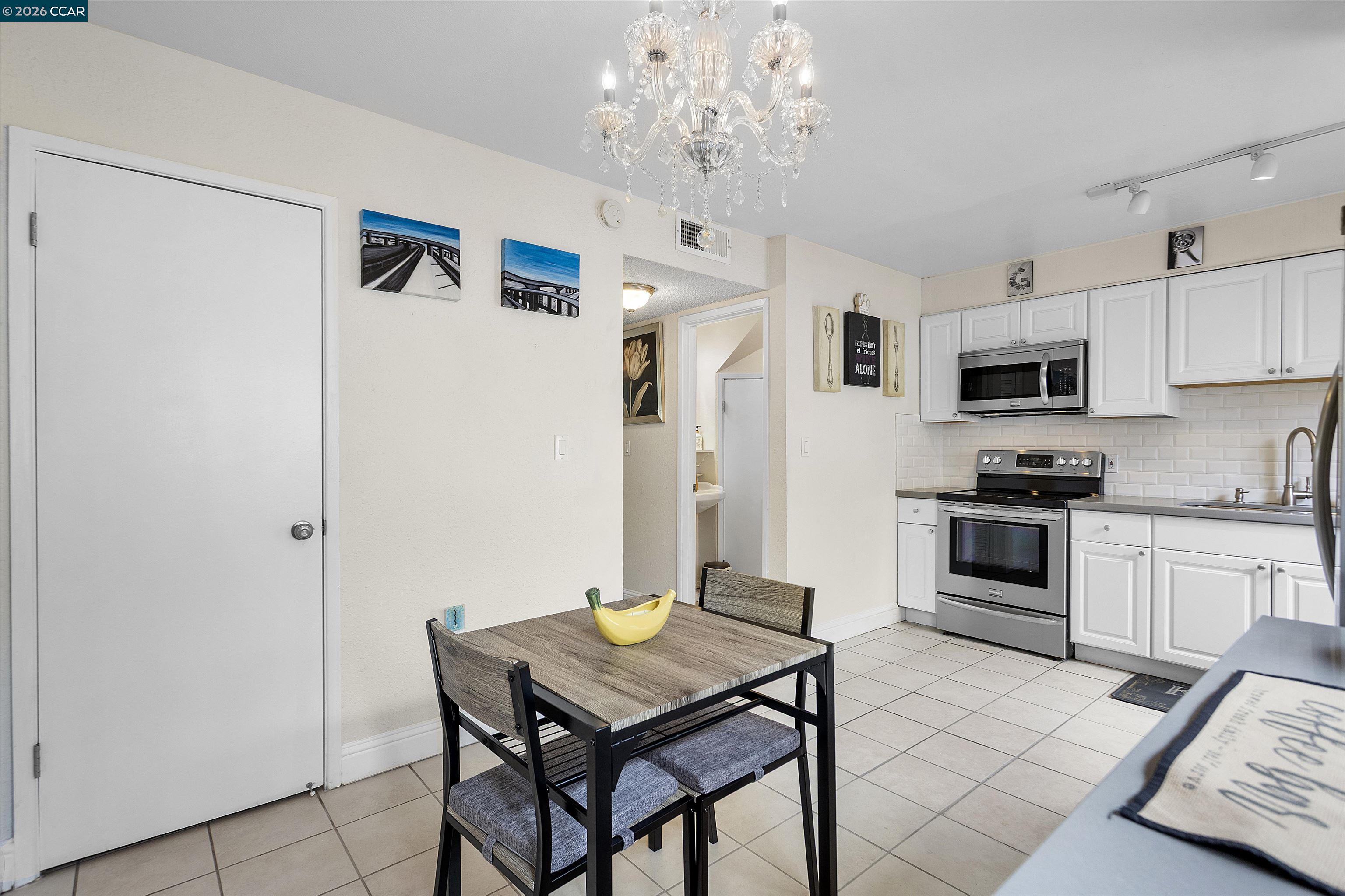 Photo #4: 41134361 Listing: Photo #4