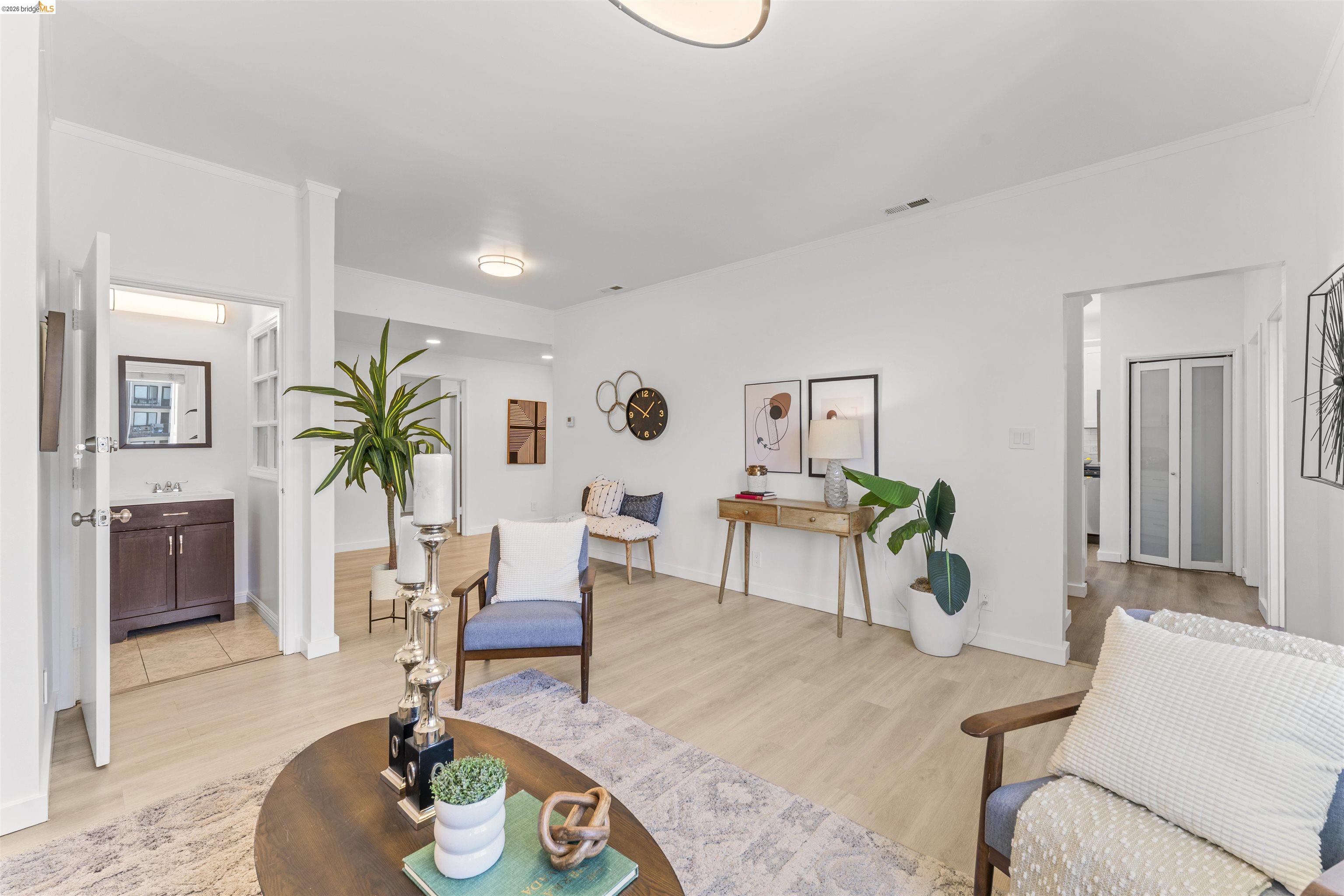 2832 Summit St, Oakland CA 94609 — photo 4
